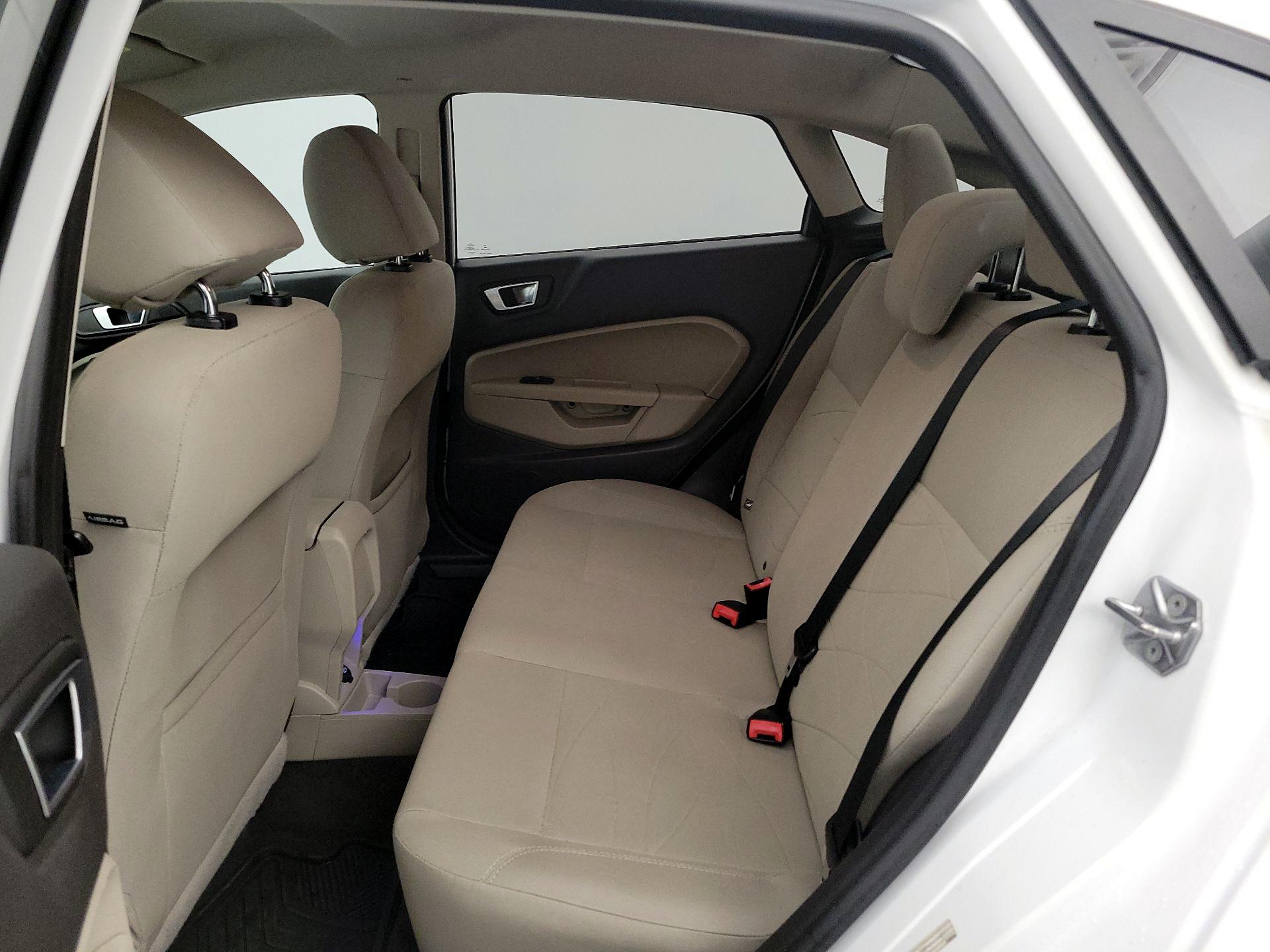 Thumbnail: 2015 Ford Fiesta - 17