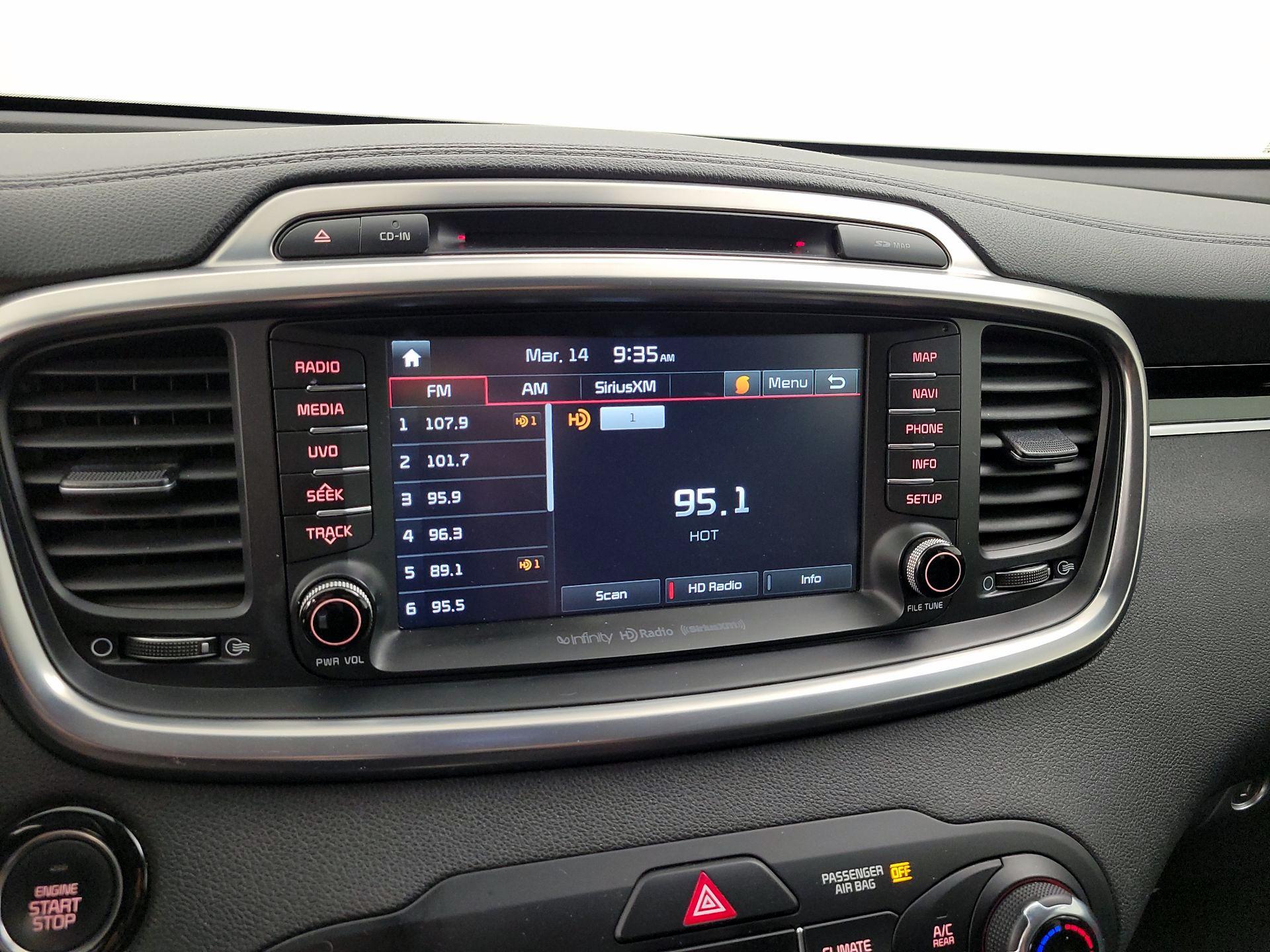 Thumbnail: 2017 Kia Sorento - 15