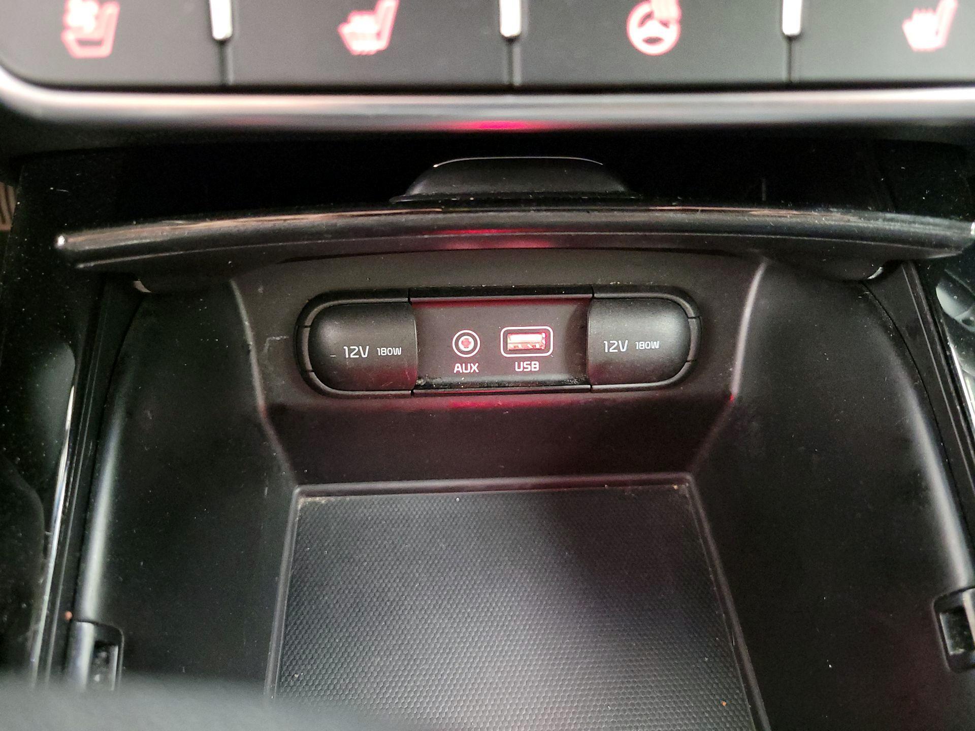 Thumbnail: 2017 Kia Sorento - 18