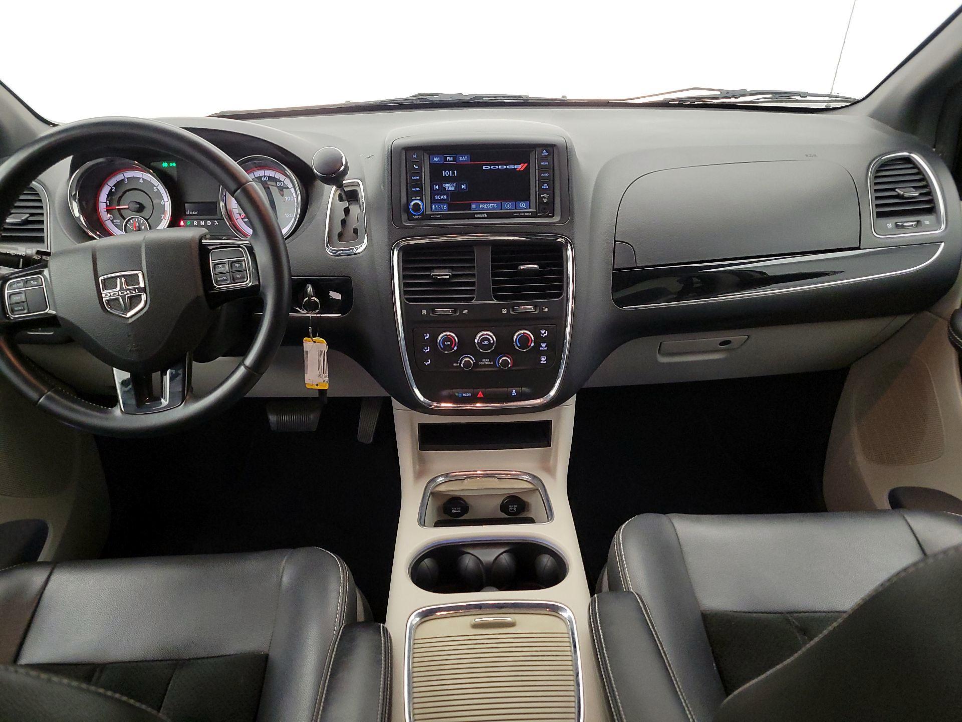 Thumbnail: 2017 Dodge Grand Caravan - 9