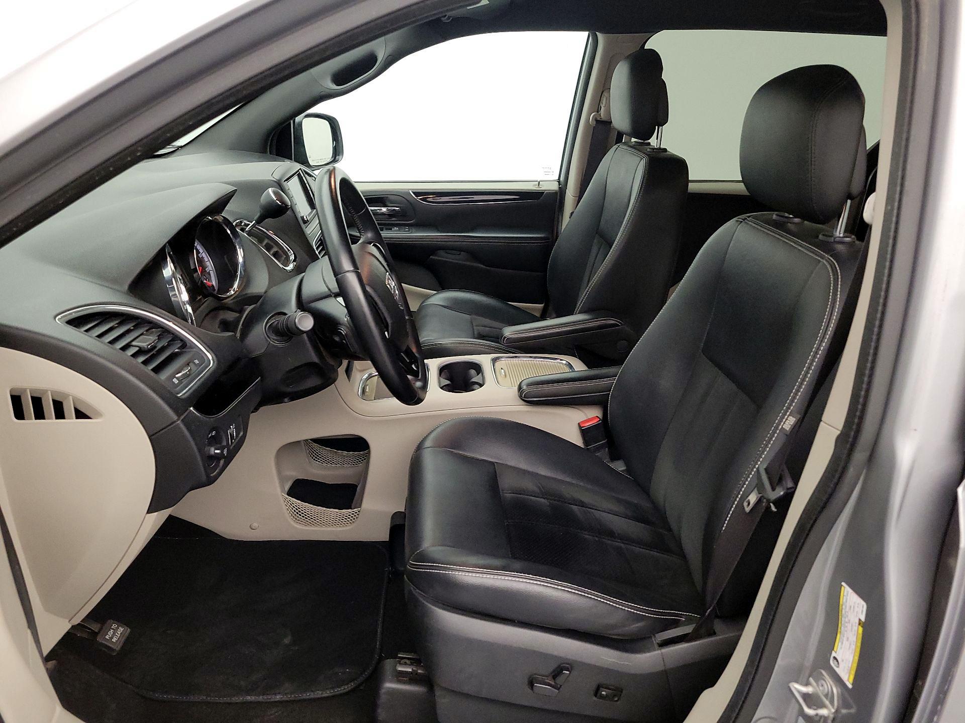 Thumbnail: 2017 Dodge Grand Caravan - 11