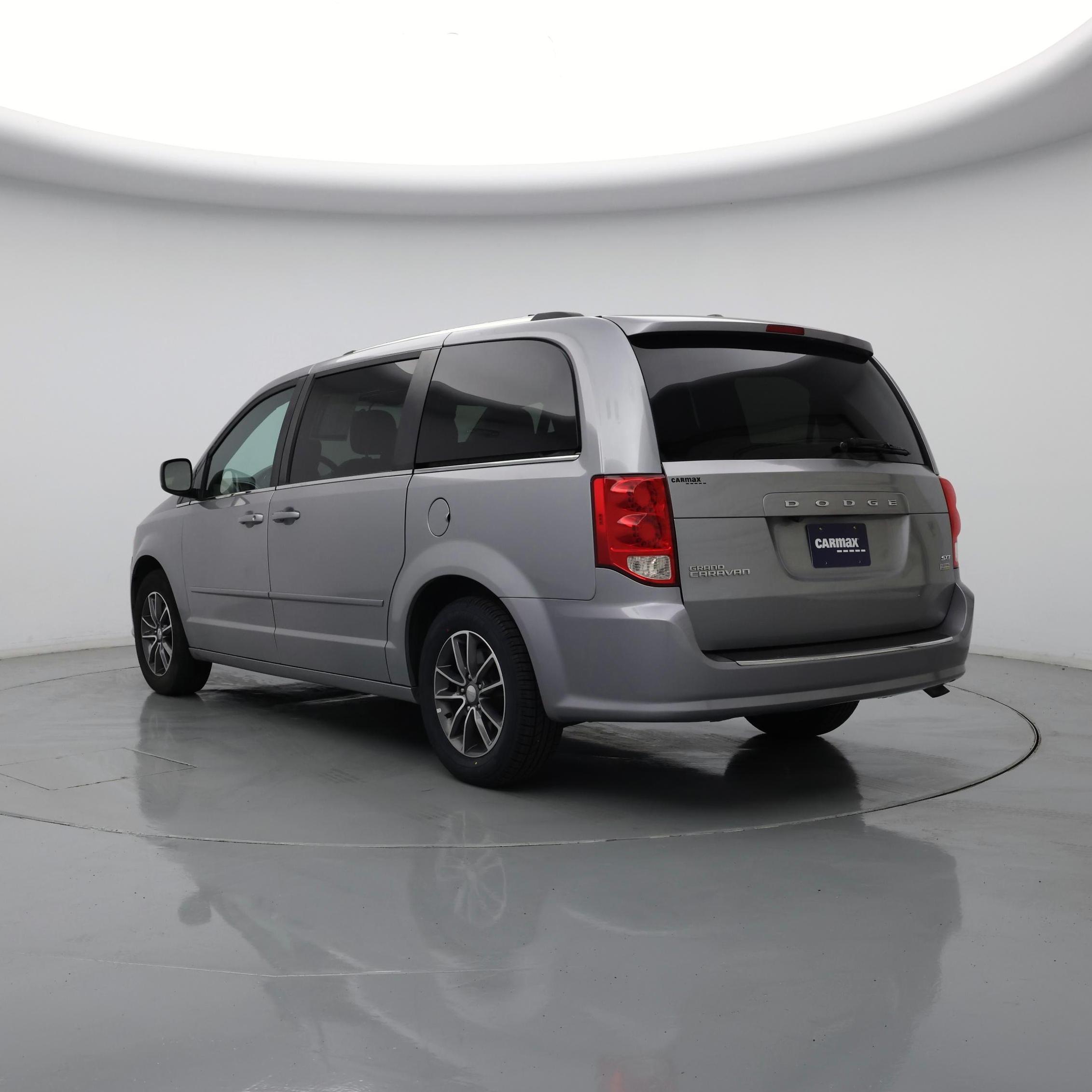 Thumbnail: 2017 Dodge Grand Caravan - 2