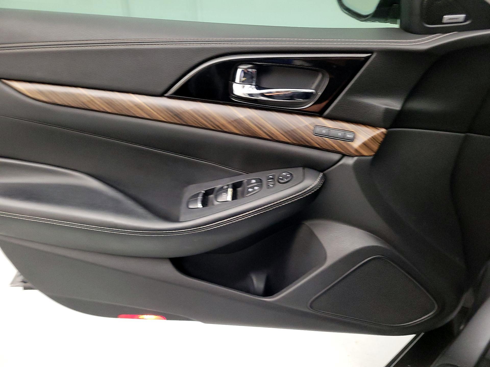 Thumbnail: 2017 Nissan Maxima - 12