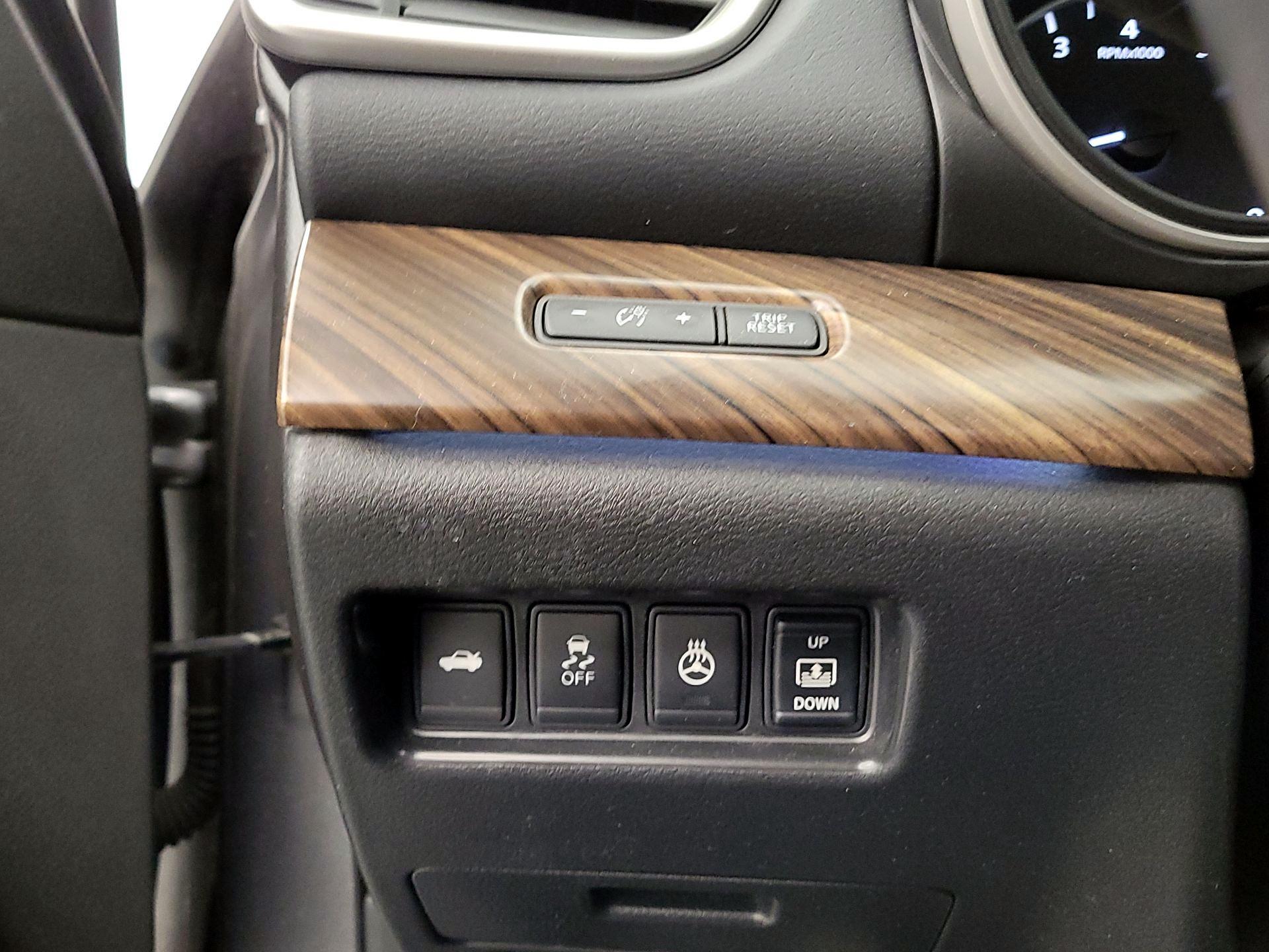 Thumbnail: 2017 Nissan Maxima - 13