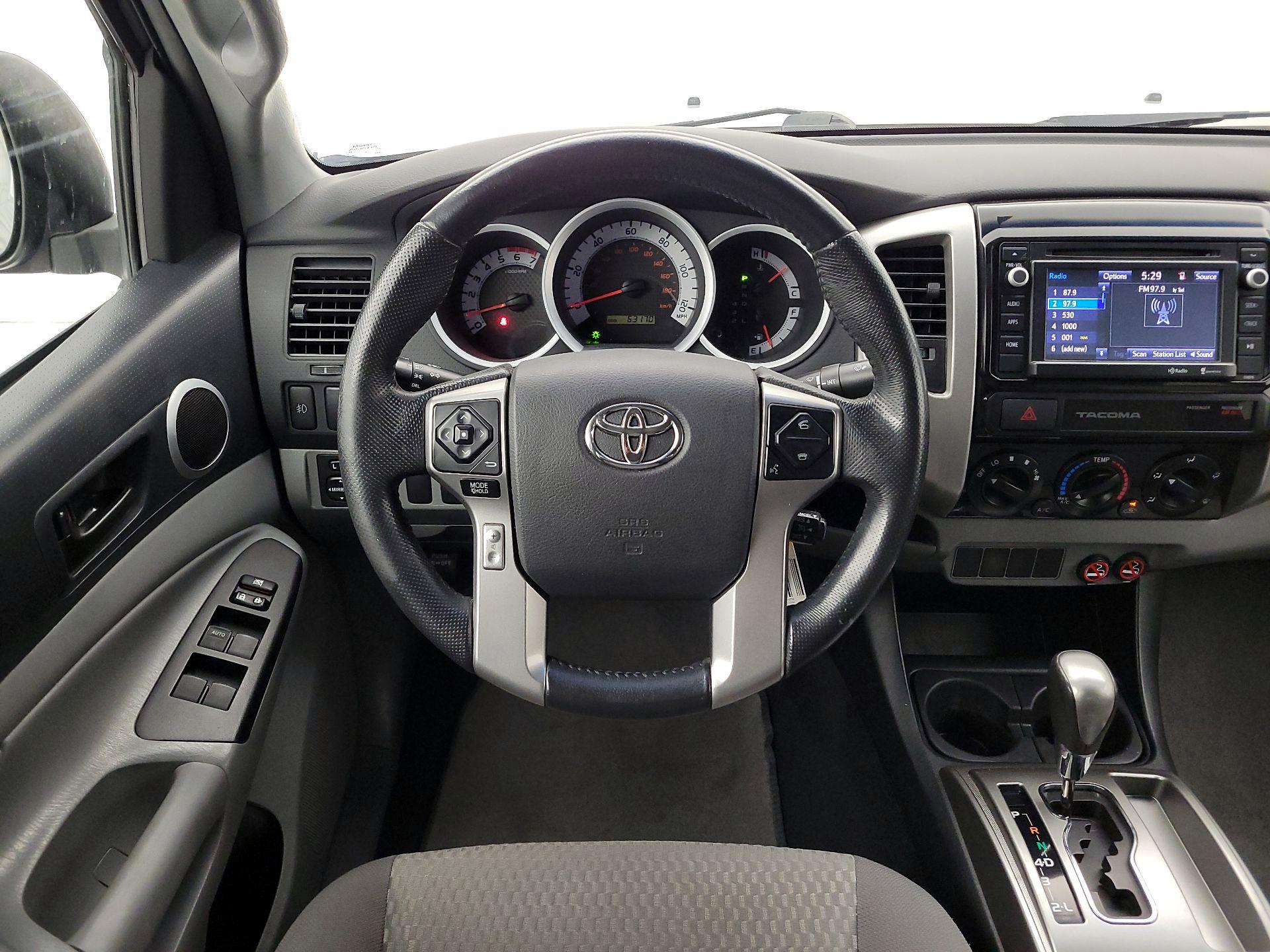 Thumbnail: 2015 Toyota Tacoma - 10