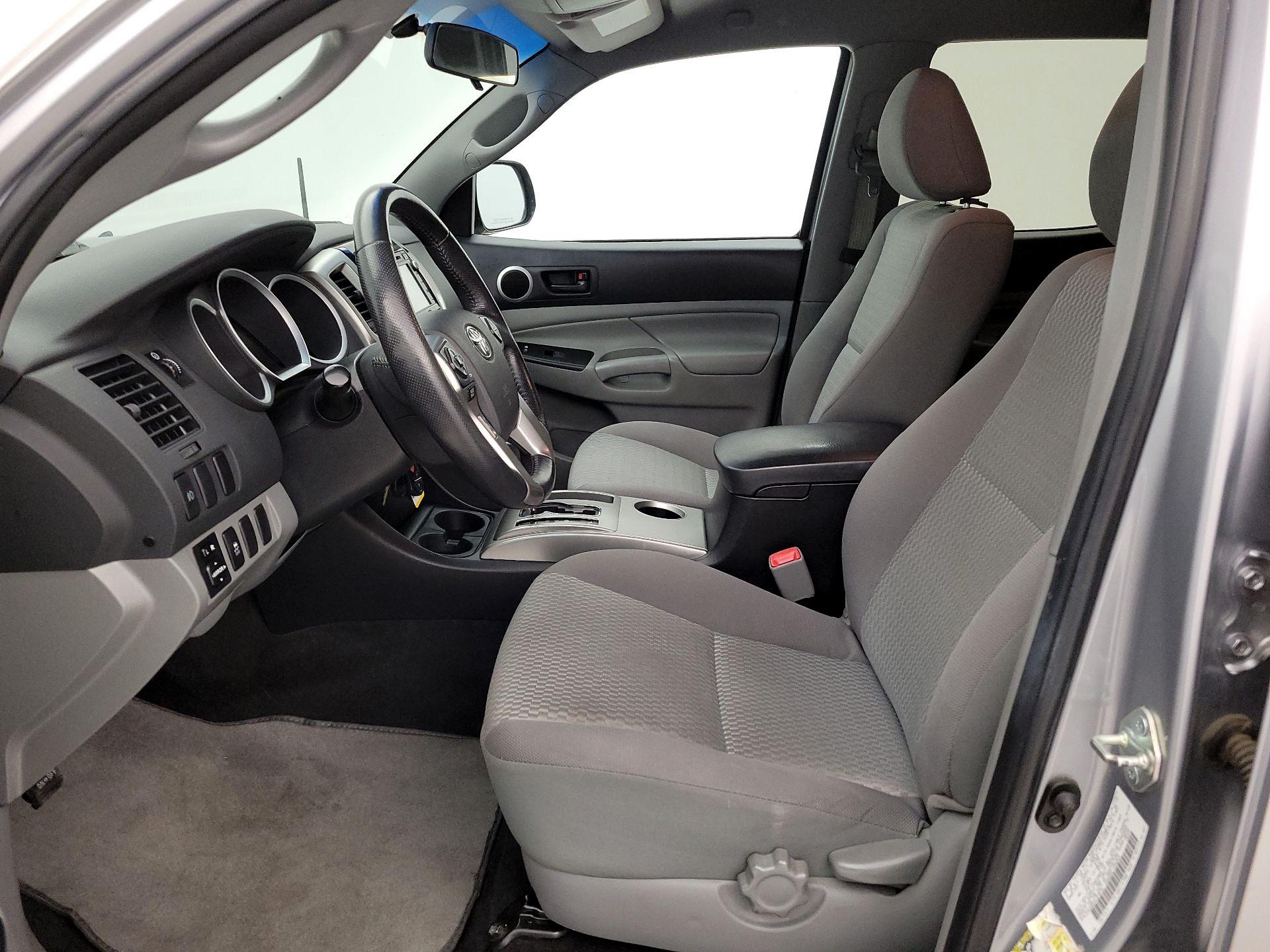 Thumbnail: 2015 Toyota Tacoma - 11