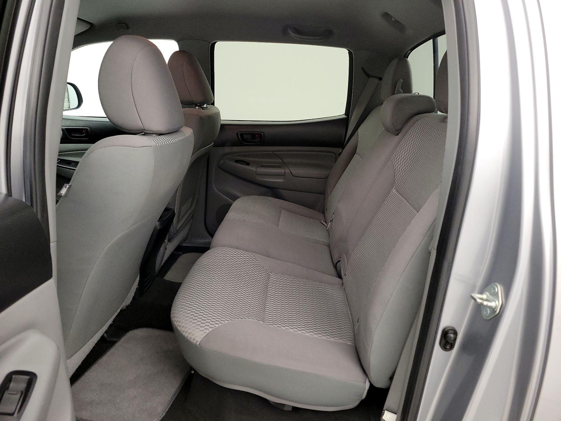 Thumbnail: 2015 Toyota Tacoma - 19