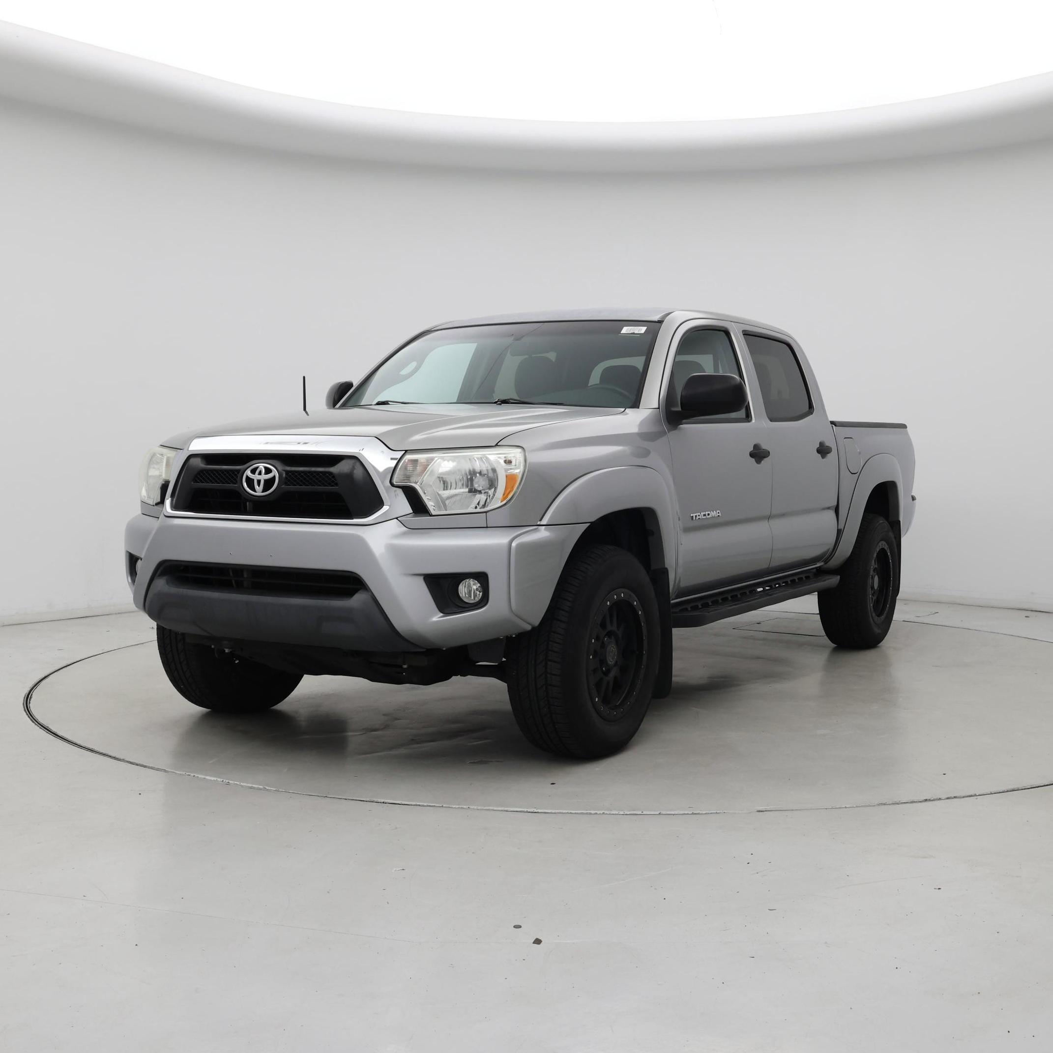 Thumbnail: 2015 Toyota Tacoma - 4
