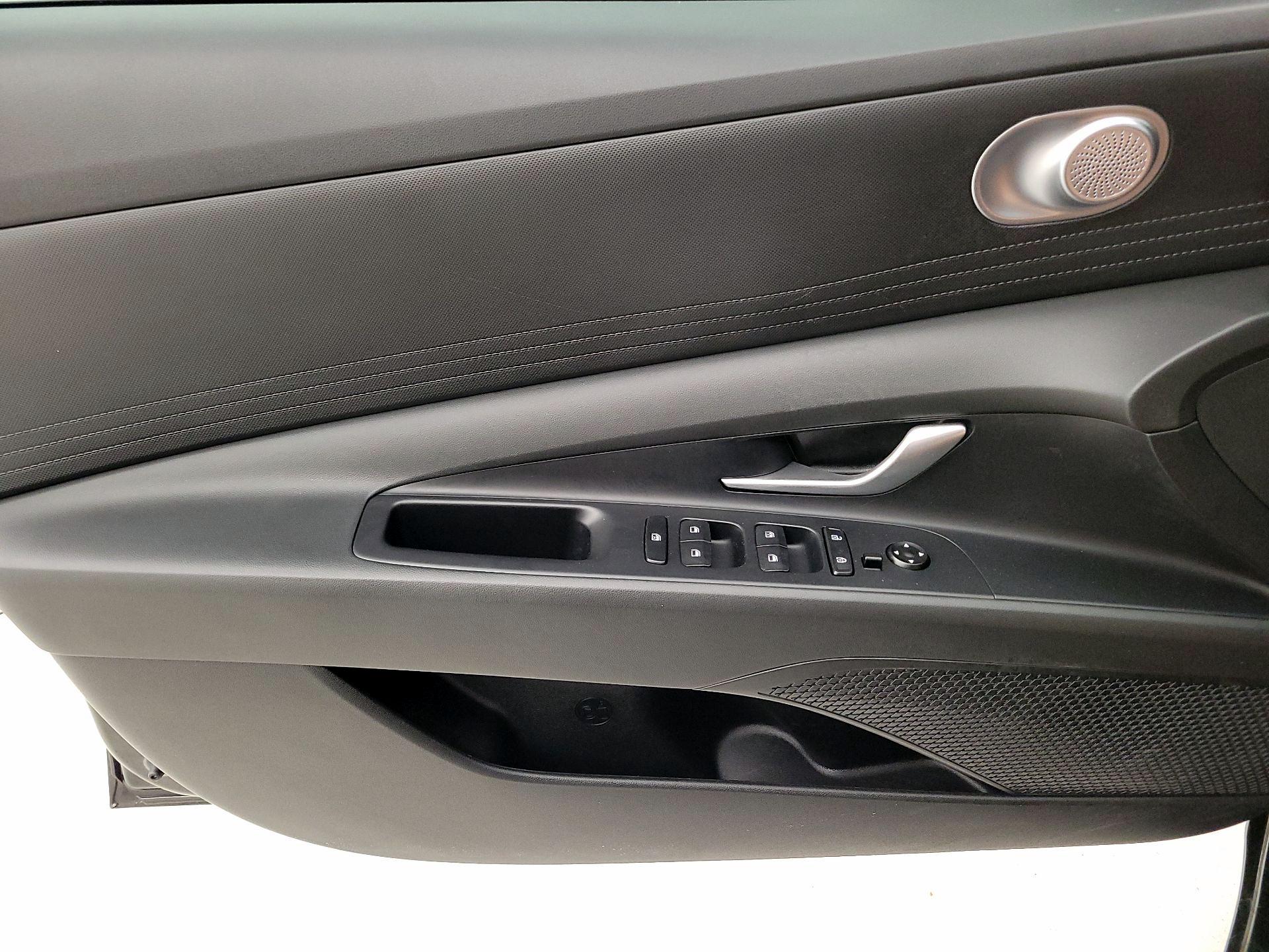 Thumbnail: 2023 Hyundai Elantra - 12