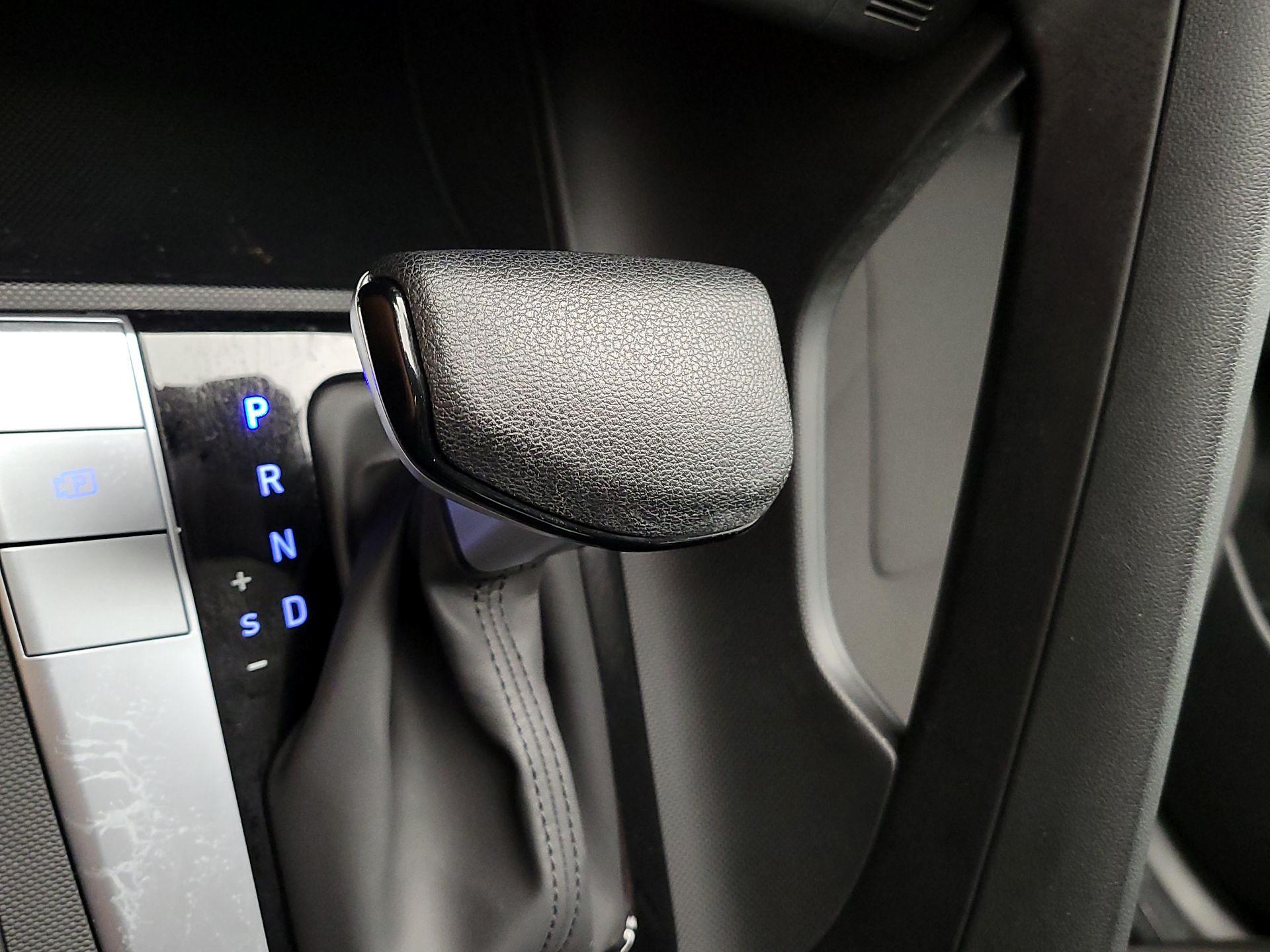 Thumbnail: 2023 Hyundai Elantra - 17