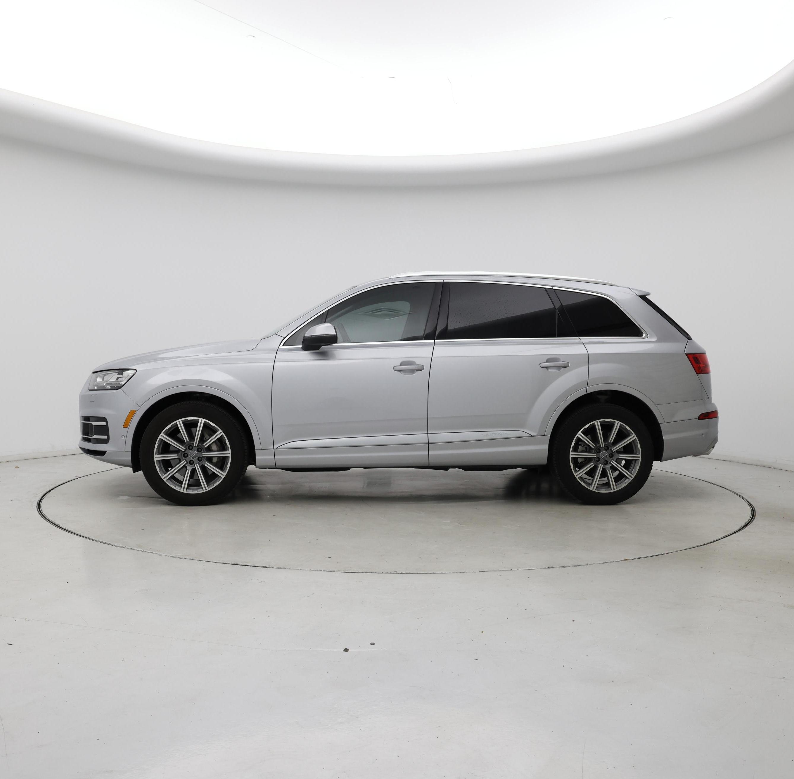Thumbnail: 2019 Audi Q7 - 3