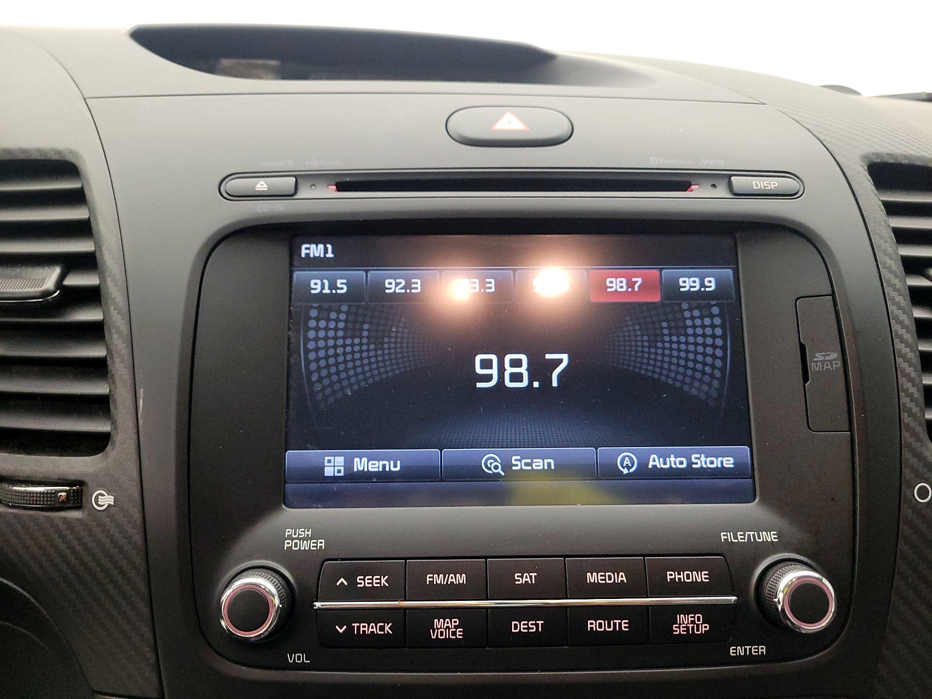 Thumbnail: 2015 Kia Forte - 15