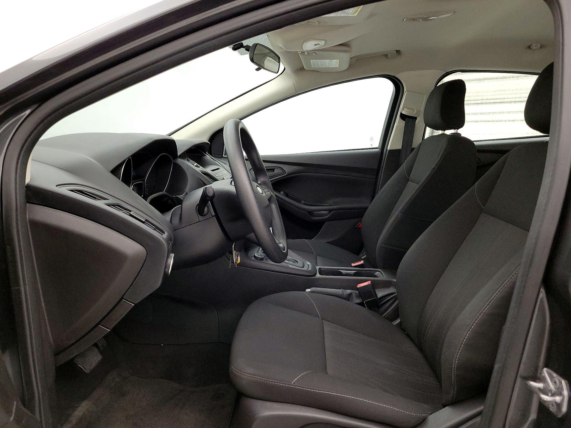 Thumbnail: 2016 Ford Focus - 11