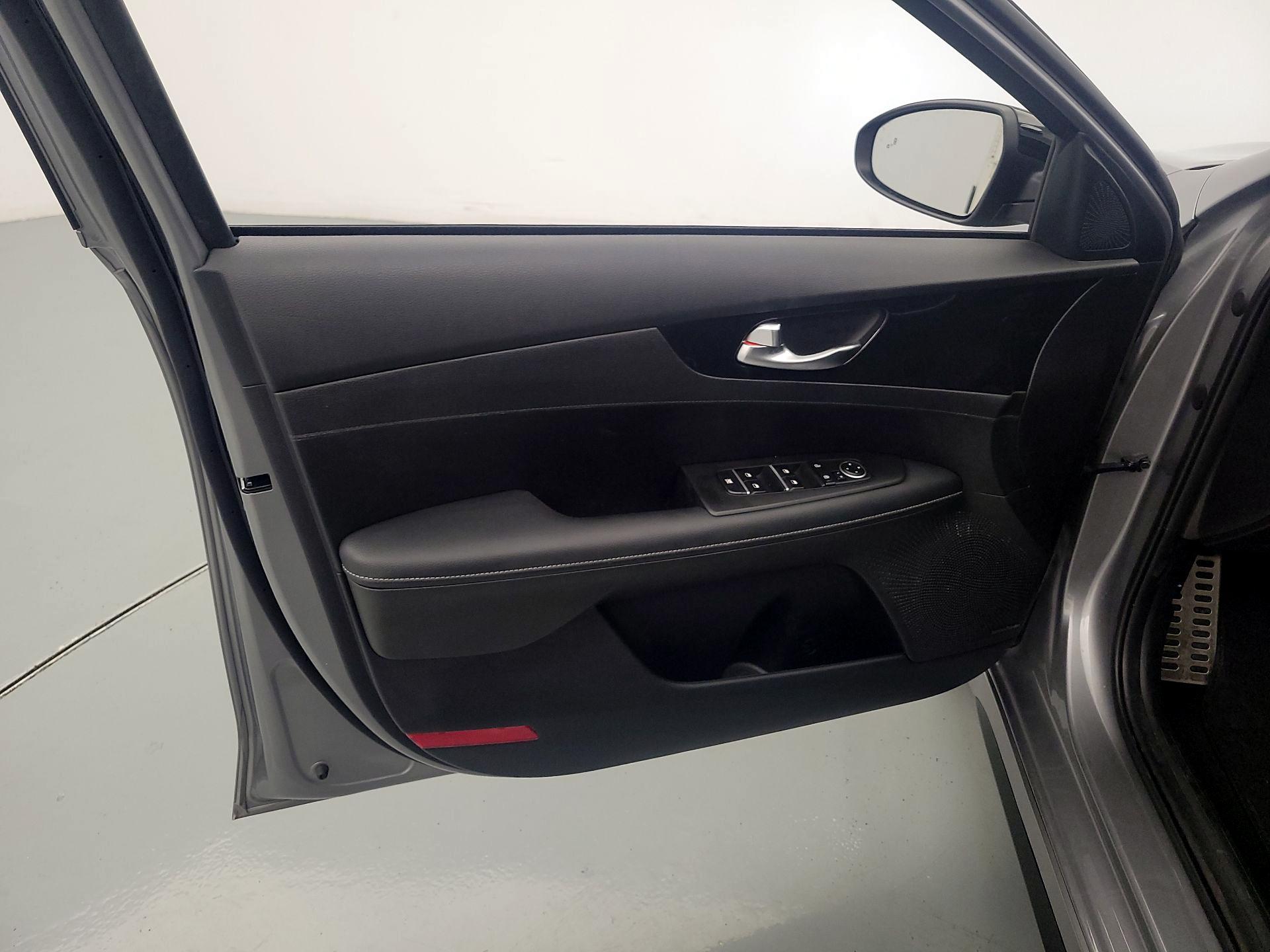 Thumbnail: 2024 Kia Forte - 12