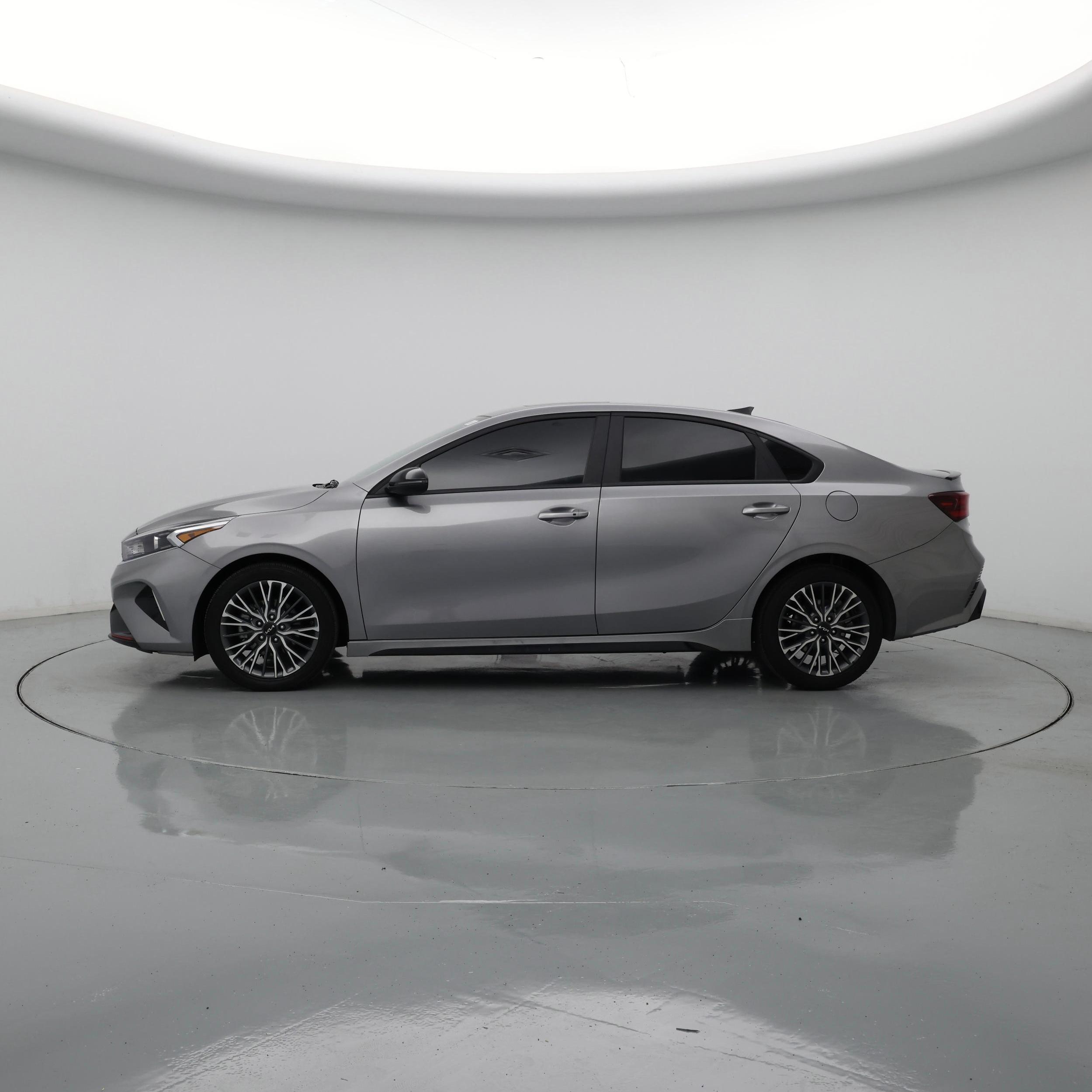 Thumbnail: 2024 Kia Forte - 3