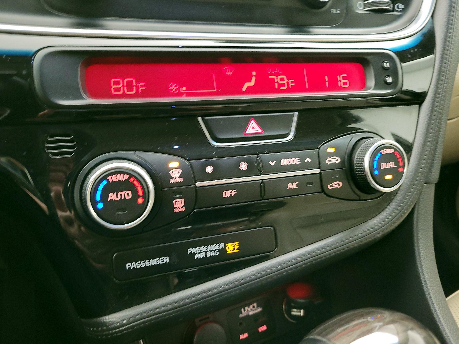 Thumbnail: 2014 Kia Optima - 16