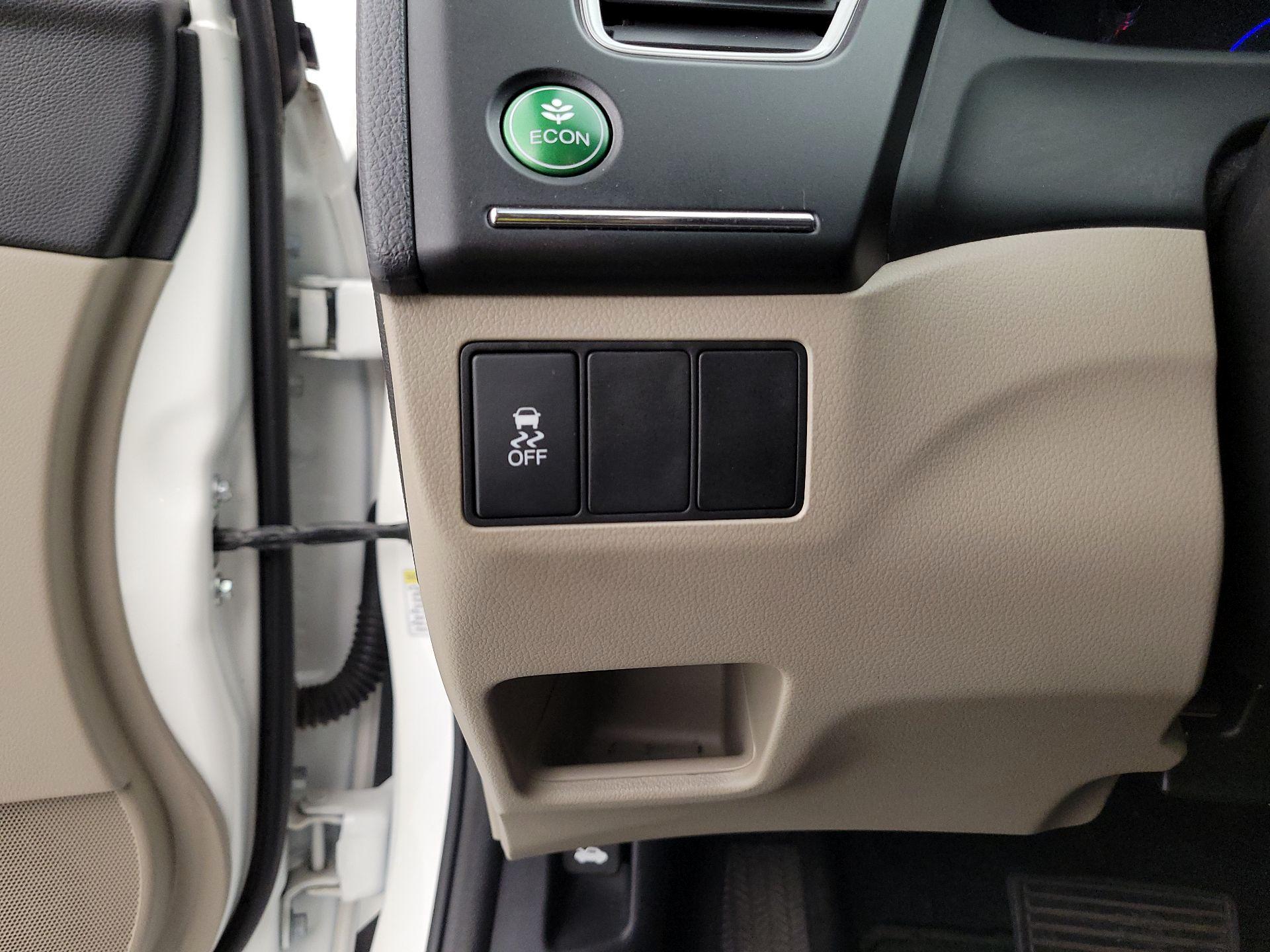 Thumbnail: 2015 Honda Civic - 13