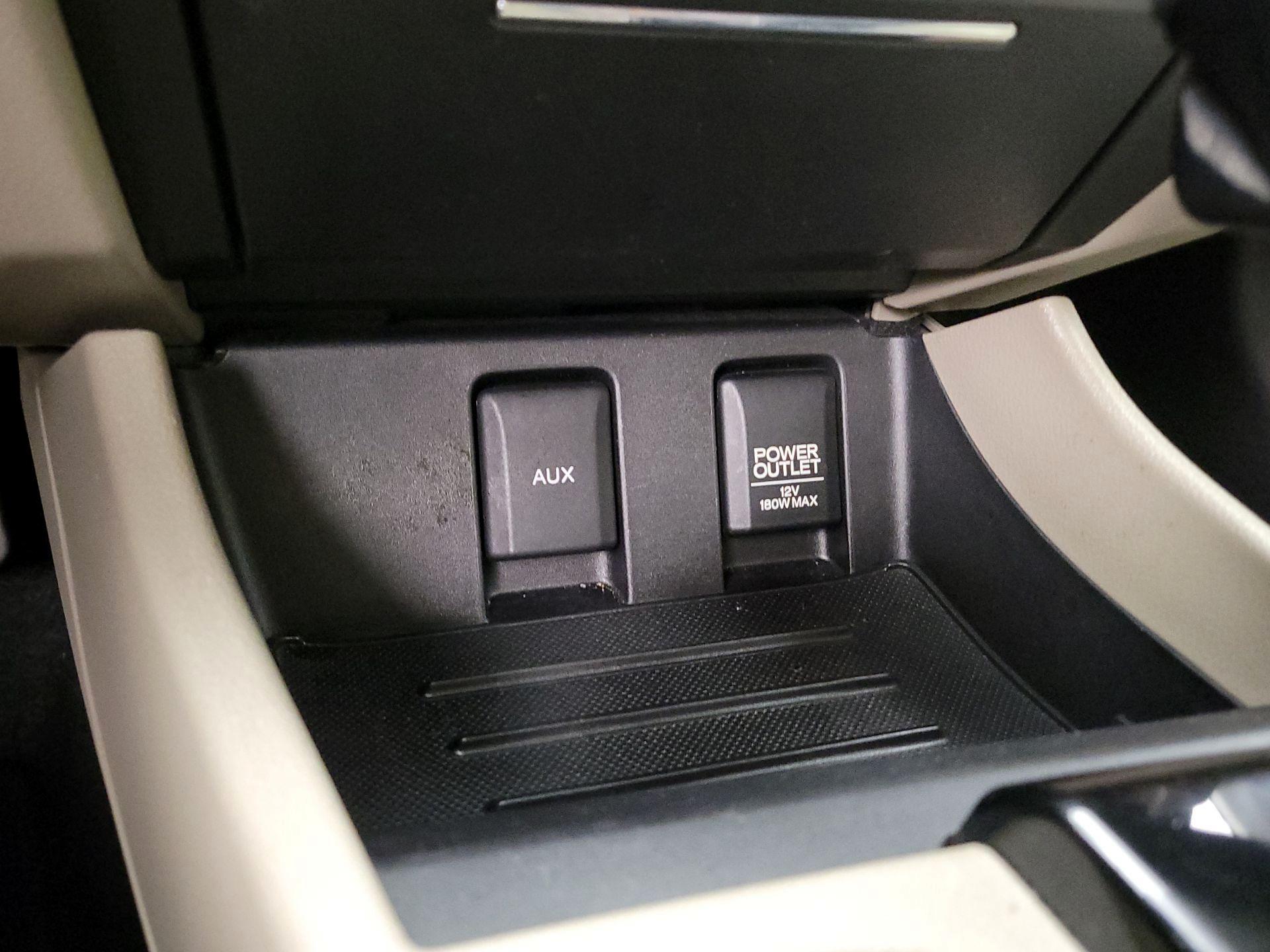 Thumbnail: 2015 Honda Civic - 18