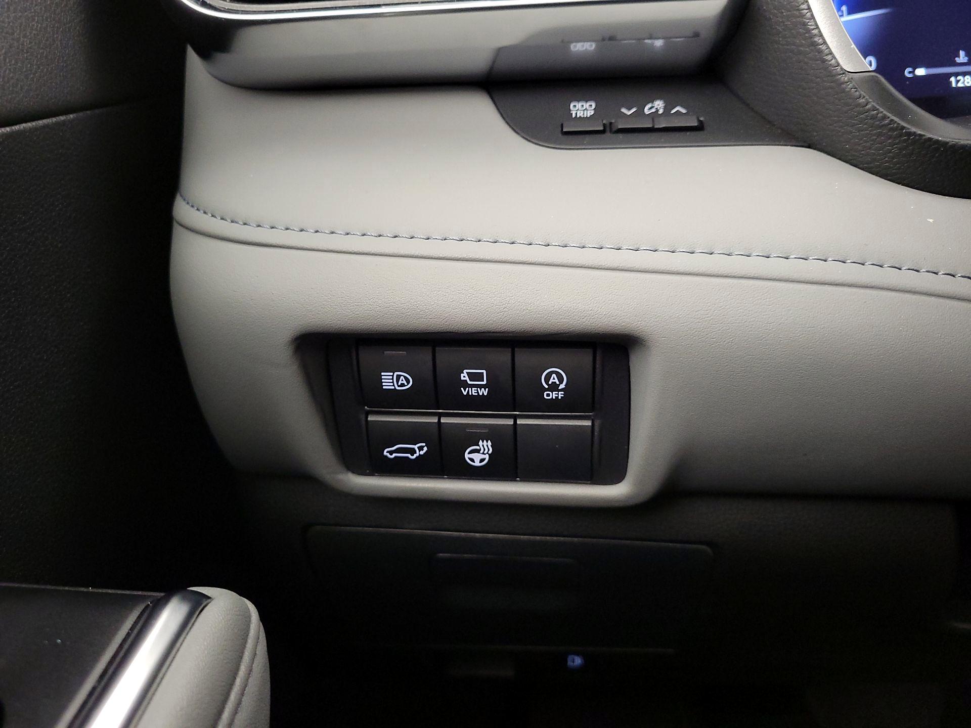 Thumbnail: 2024 Toyota Highlander - 13