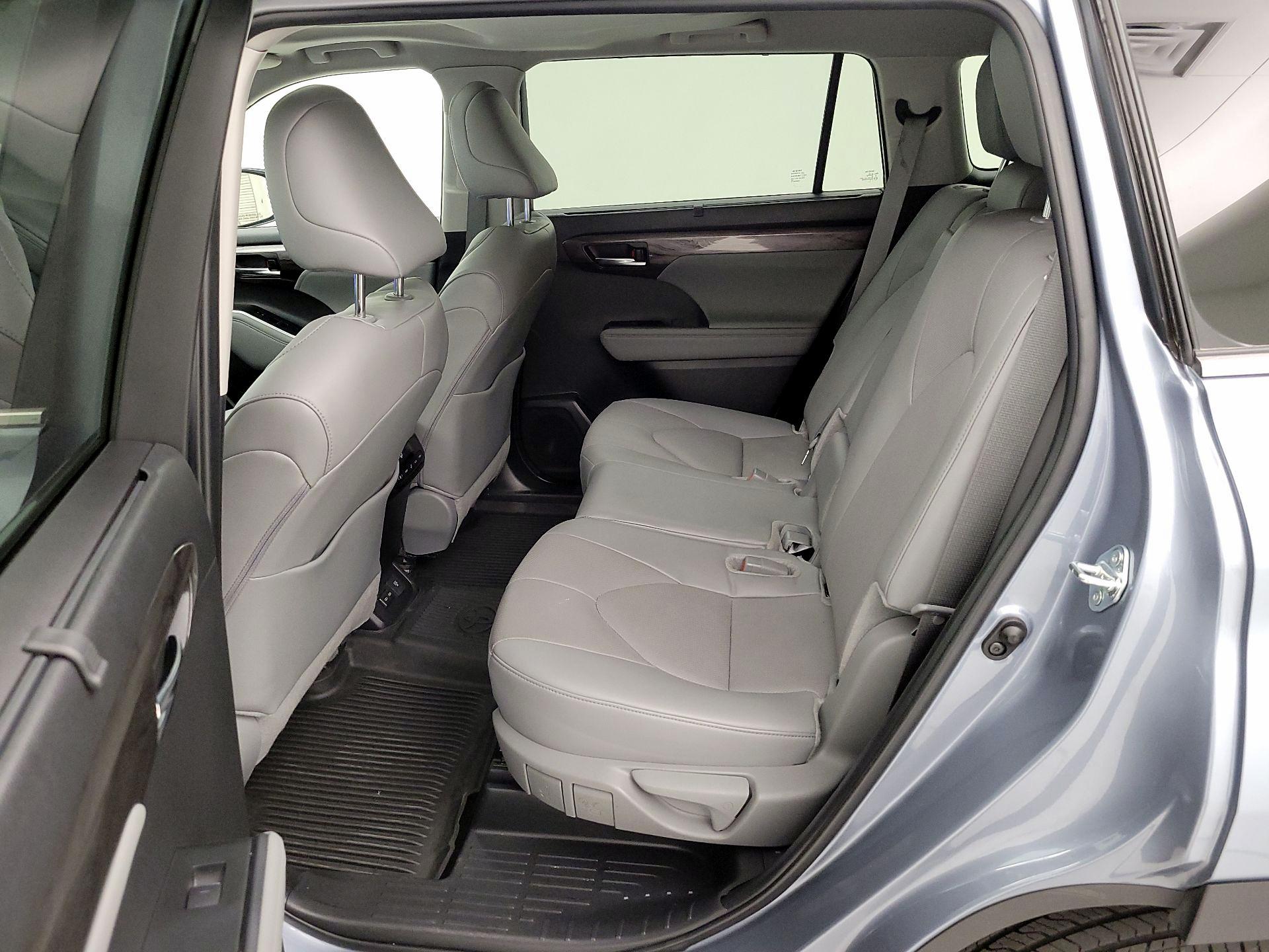 Thumbnail: 2024 Toyota Highlander - 20