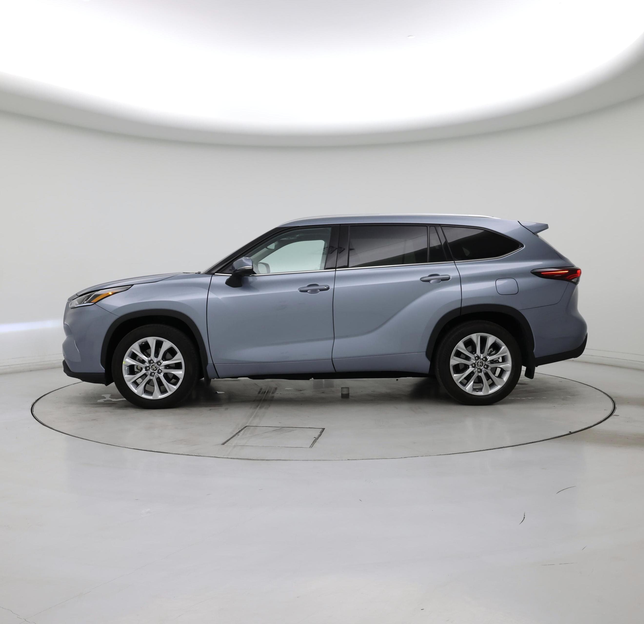 Thumbnail: 2024 Toyota Highlander - 3