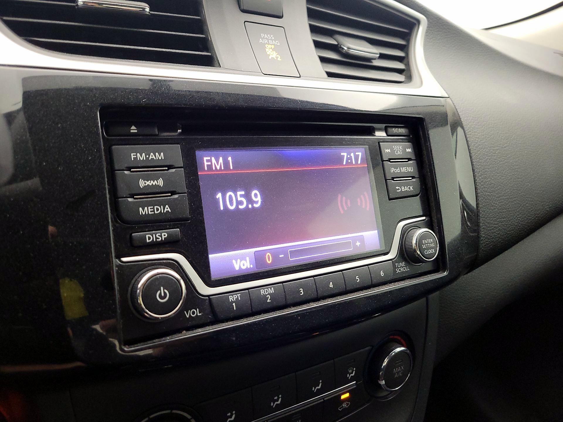 Thumbnail: 2017 Nissan Sentra - 15