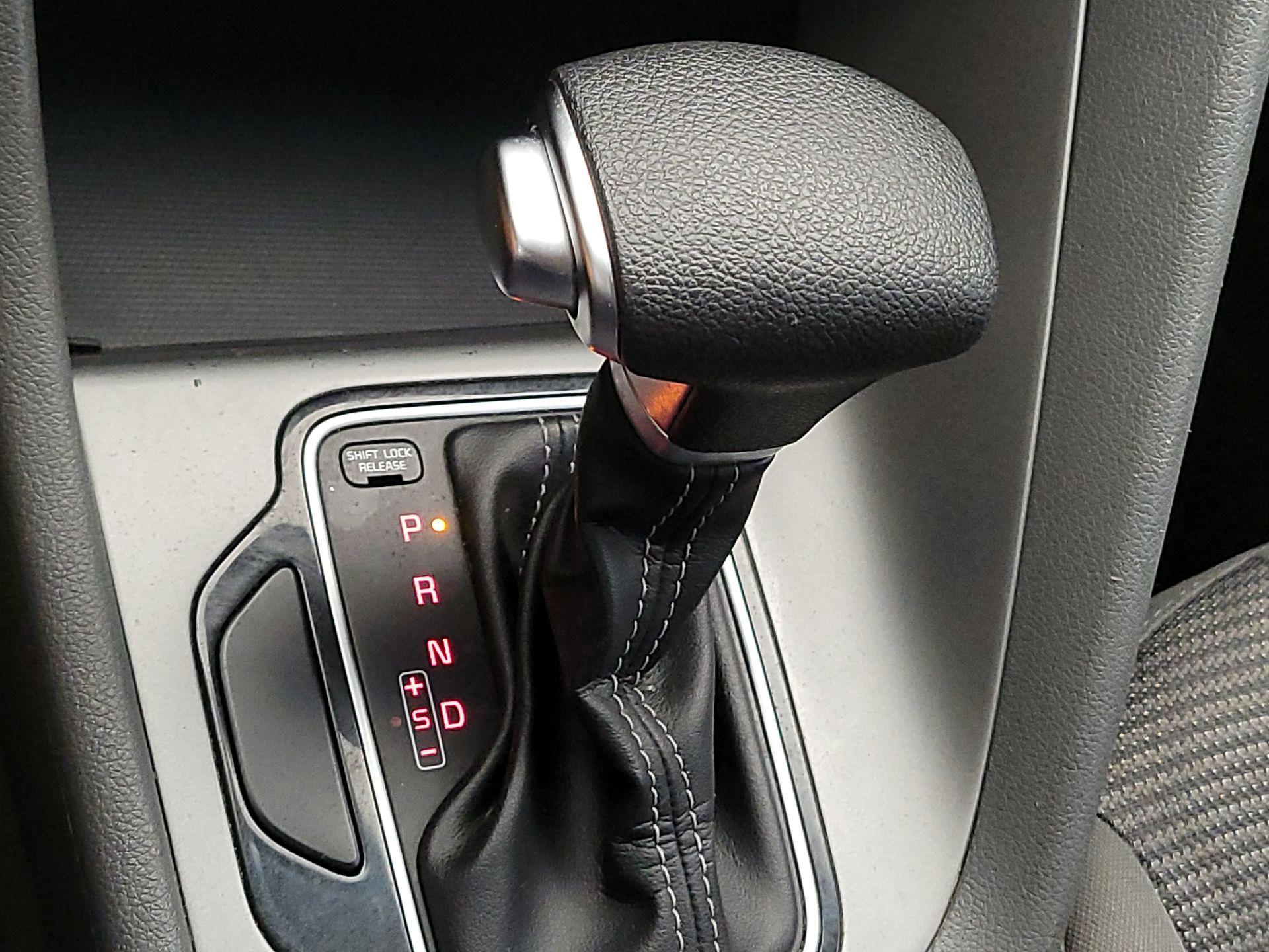 Thumbnail: 2022 Kia Niro - 17