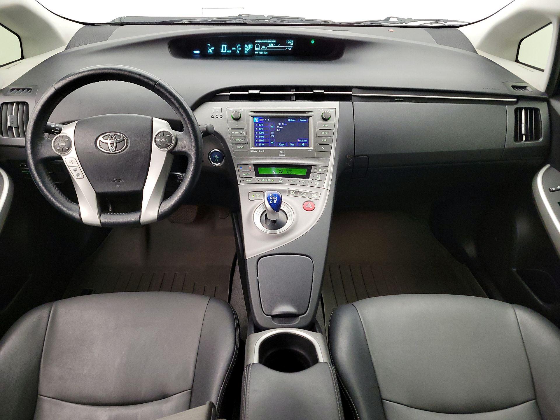 Thumbnail: 2015 Toyota Prius - 9