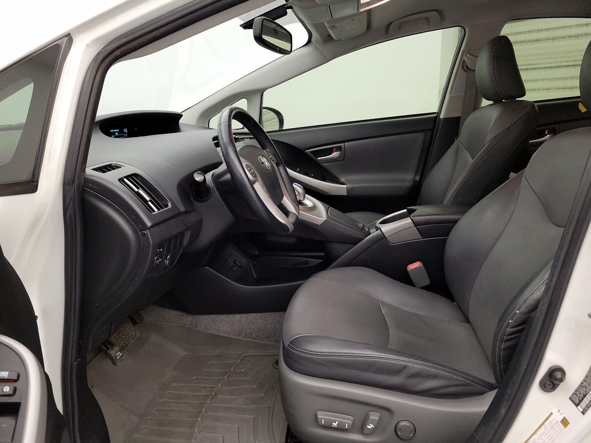 Thumbnail: 2015 Toyota Prius - 11