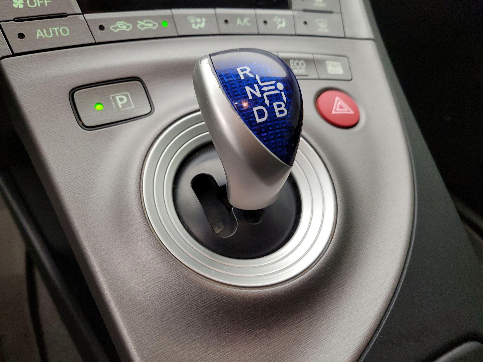 Thumbnail: 2015 Toyota Prius - 17