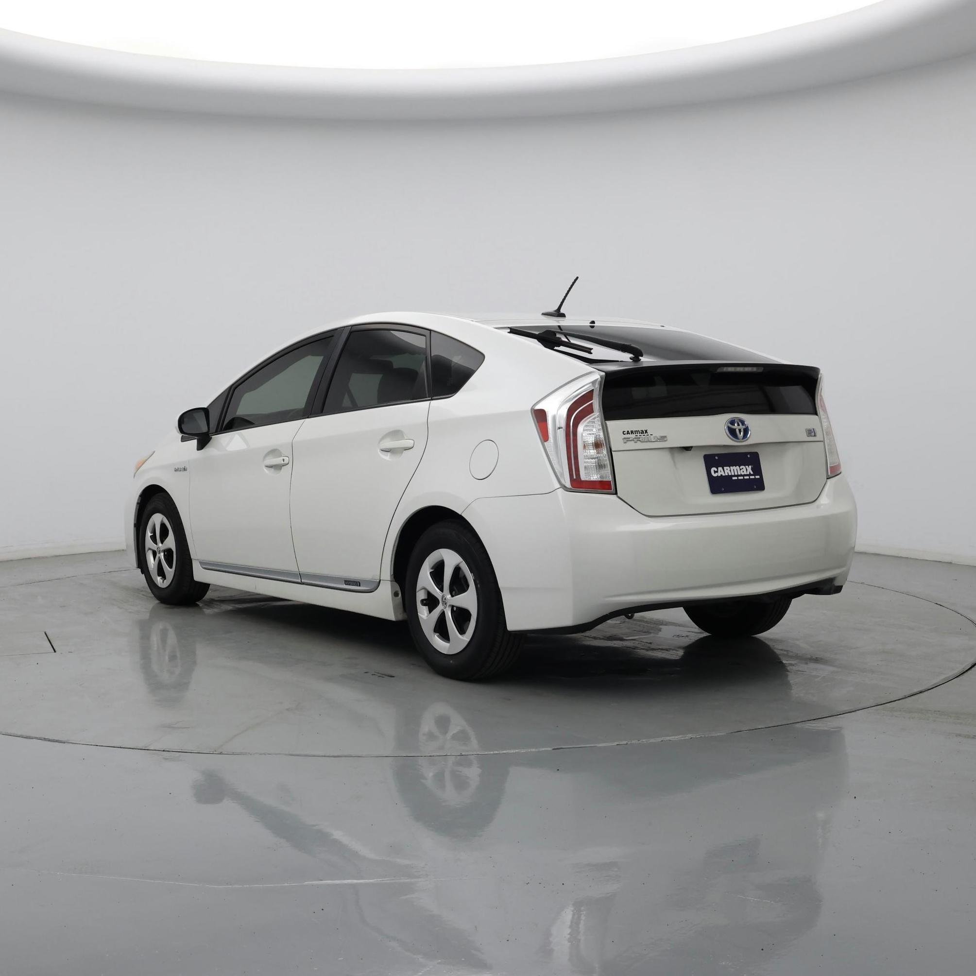 Thumbnail: 2015 Toyota Prius - 2