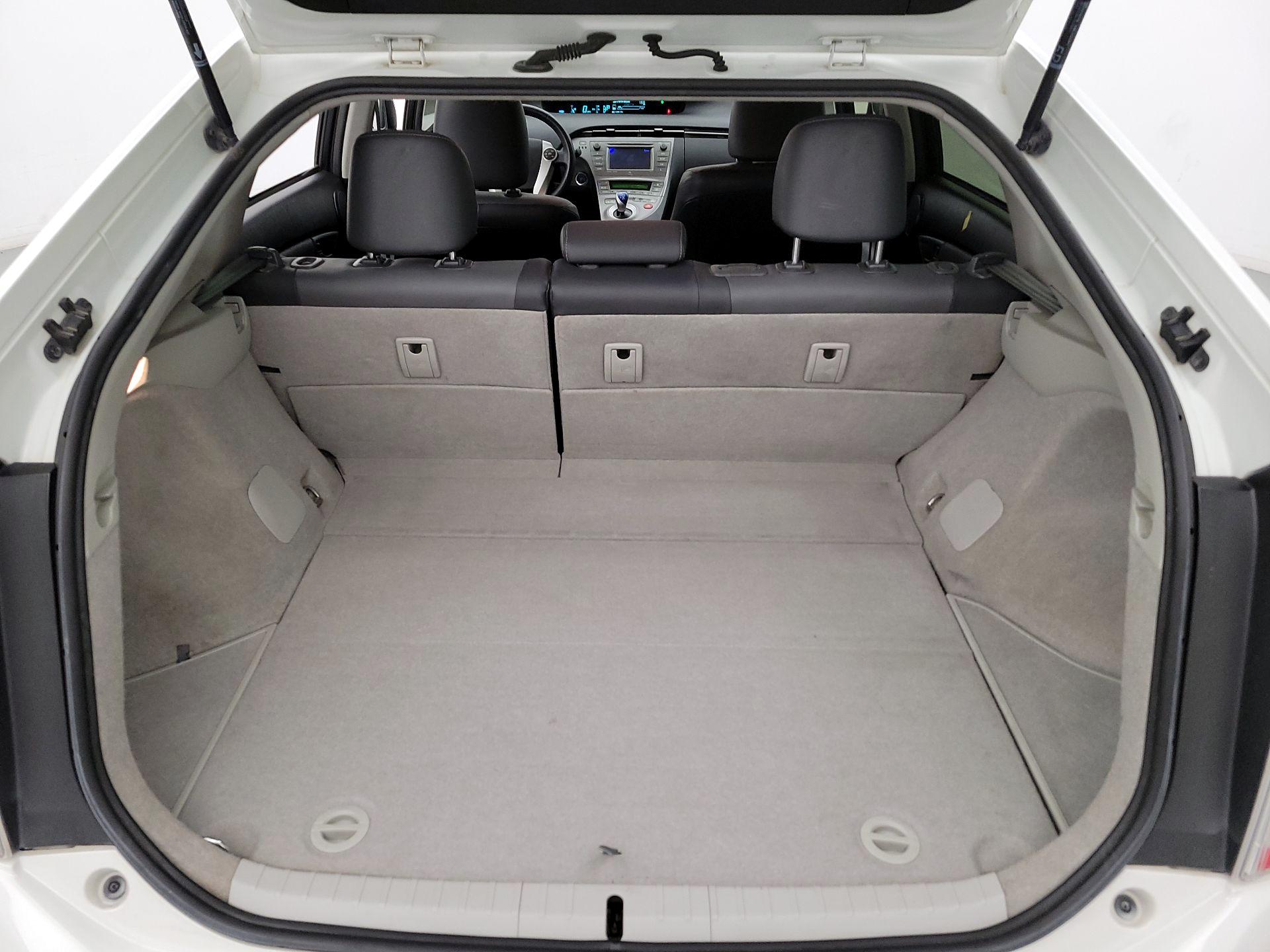 Thumbnail: 2015 Toyota Prius - 20