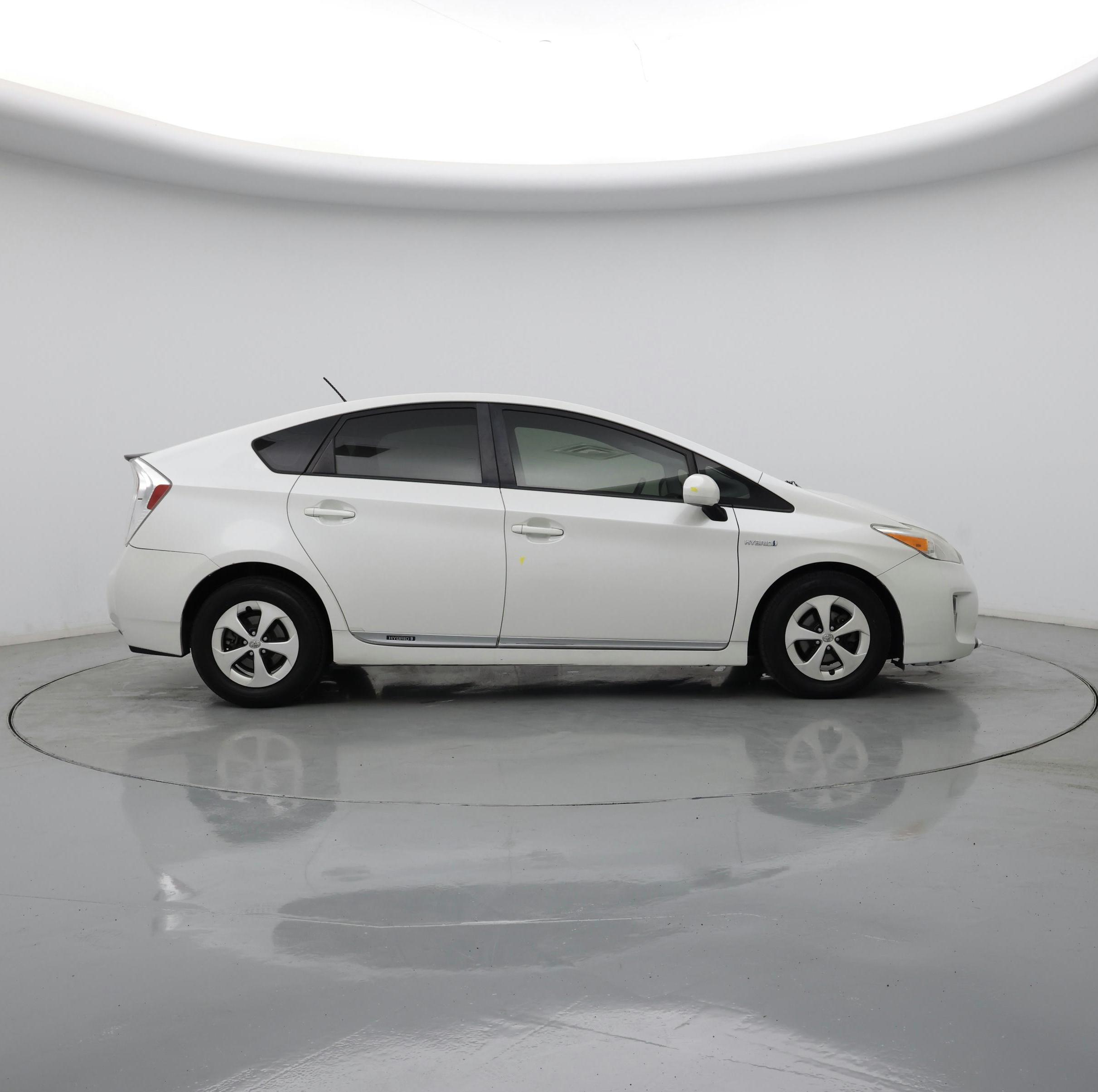 Thumbnail: 2015 Toyota Prius - 7