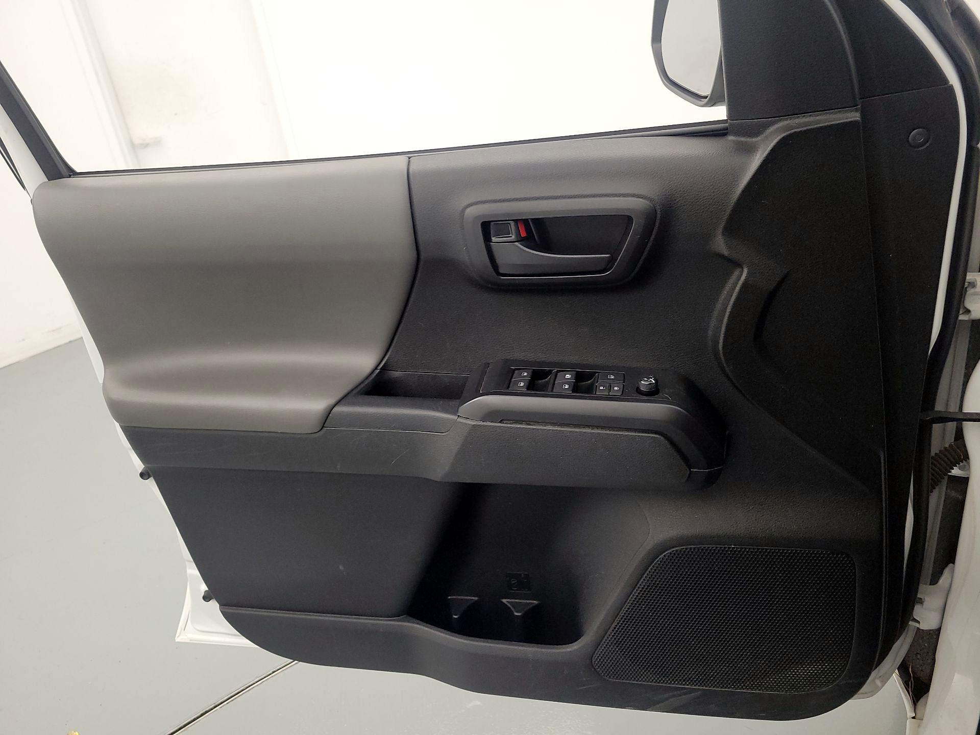 Thumbnail: 2022 Toyota Tacoma - 12