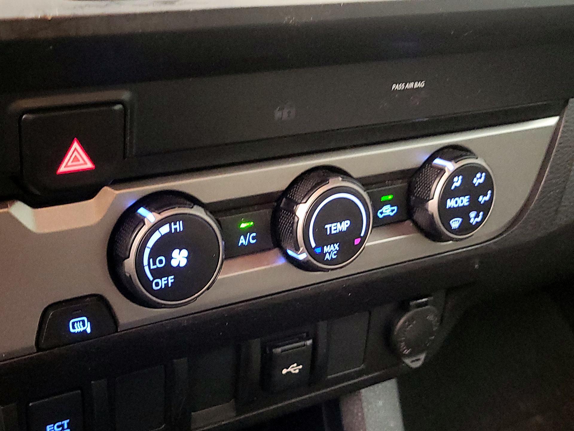 Thumbnail: 2022 Toyota Tacoma - 16