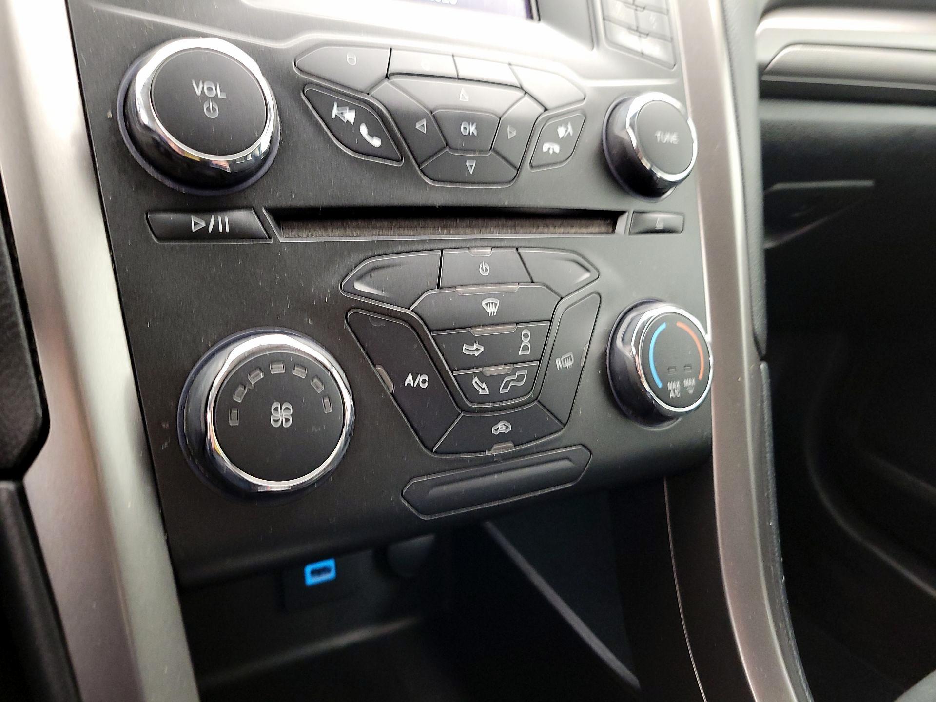 Thumbnail: 2017 Ford Fusion - 16