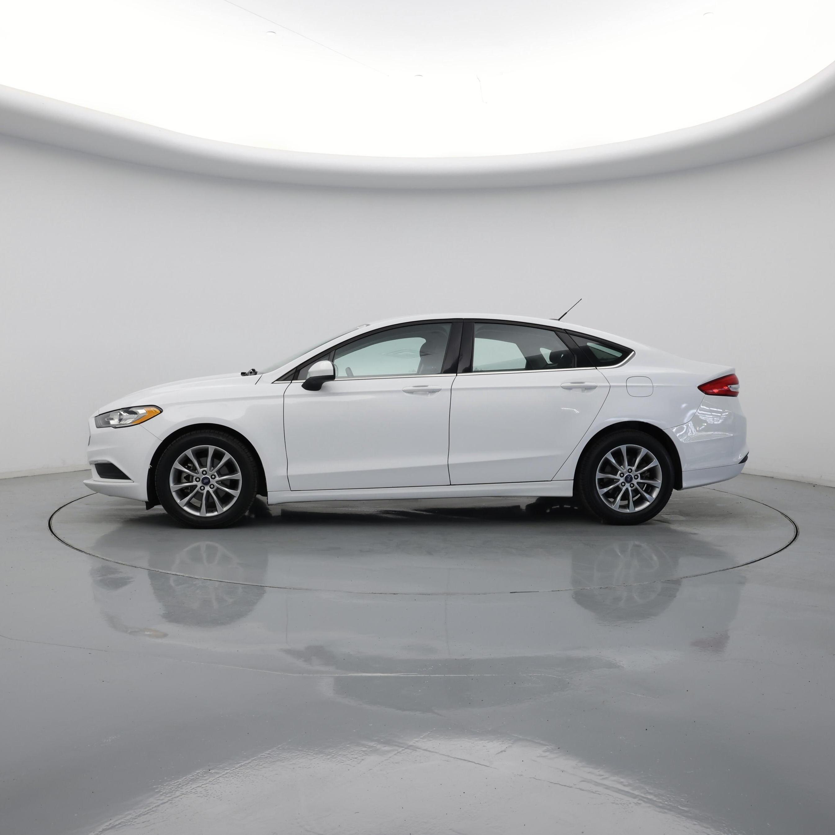 Thumbnail: 2017 Ford Fusion - 3