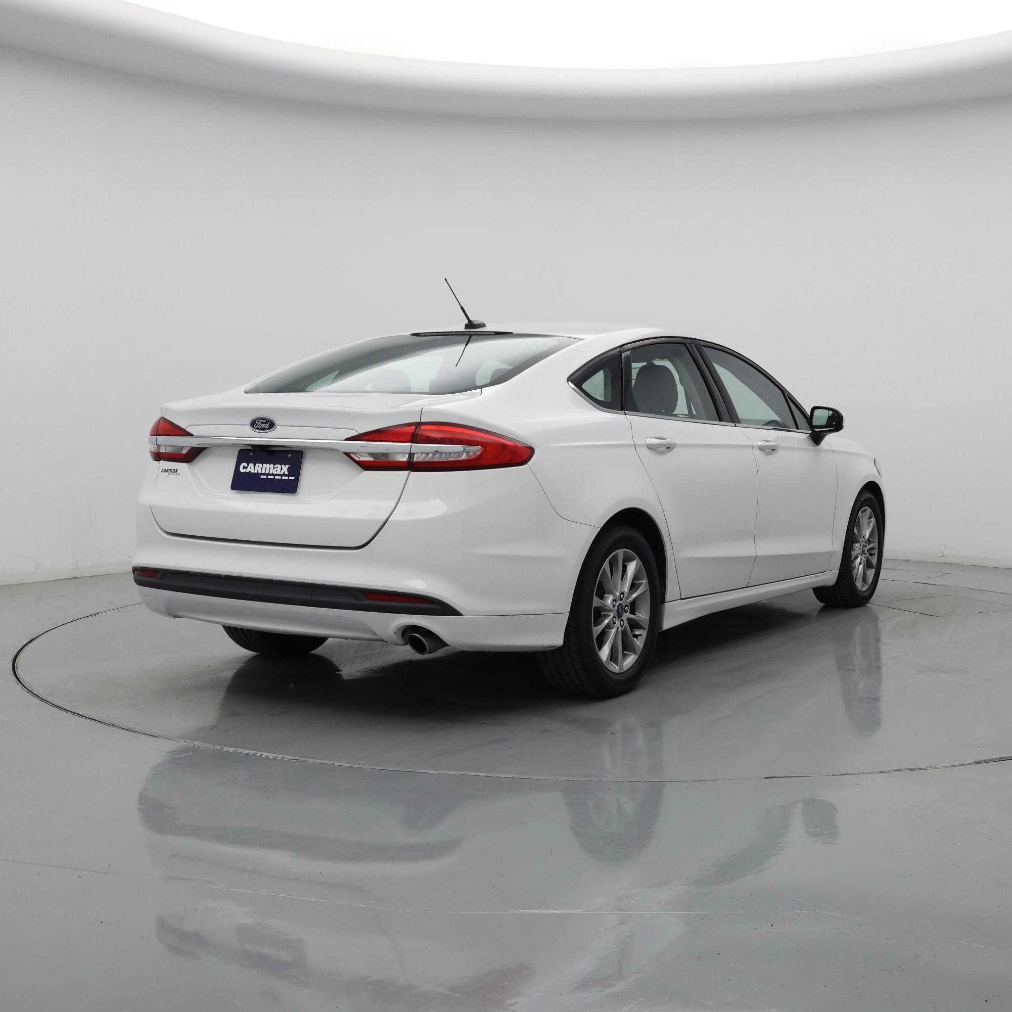 Thumbnail: 2017 Ford Fusion - 8