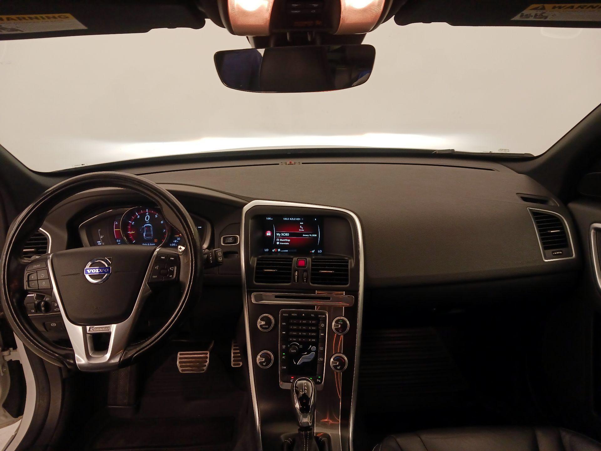 Thumbnail: 2016 Volvo XC60 - 9