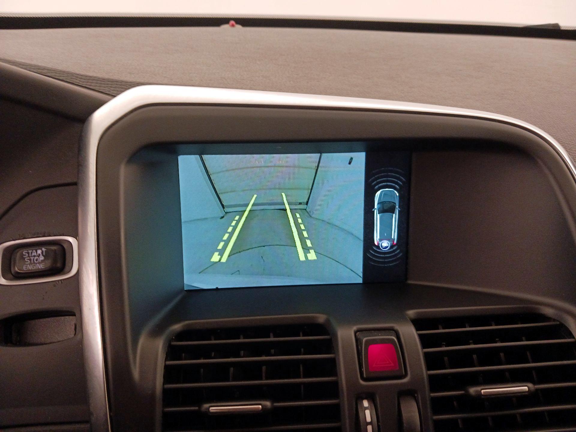 Thumbnail: 2016 Volvo XC60 - 14