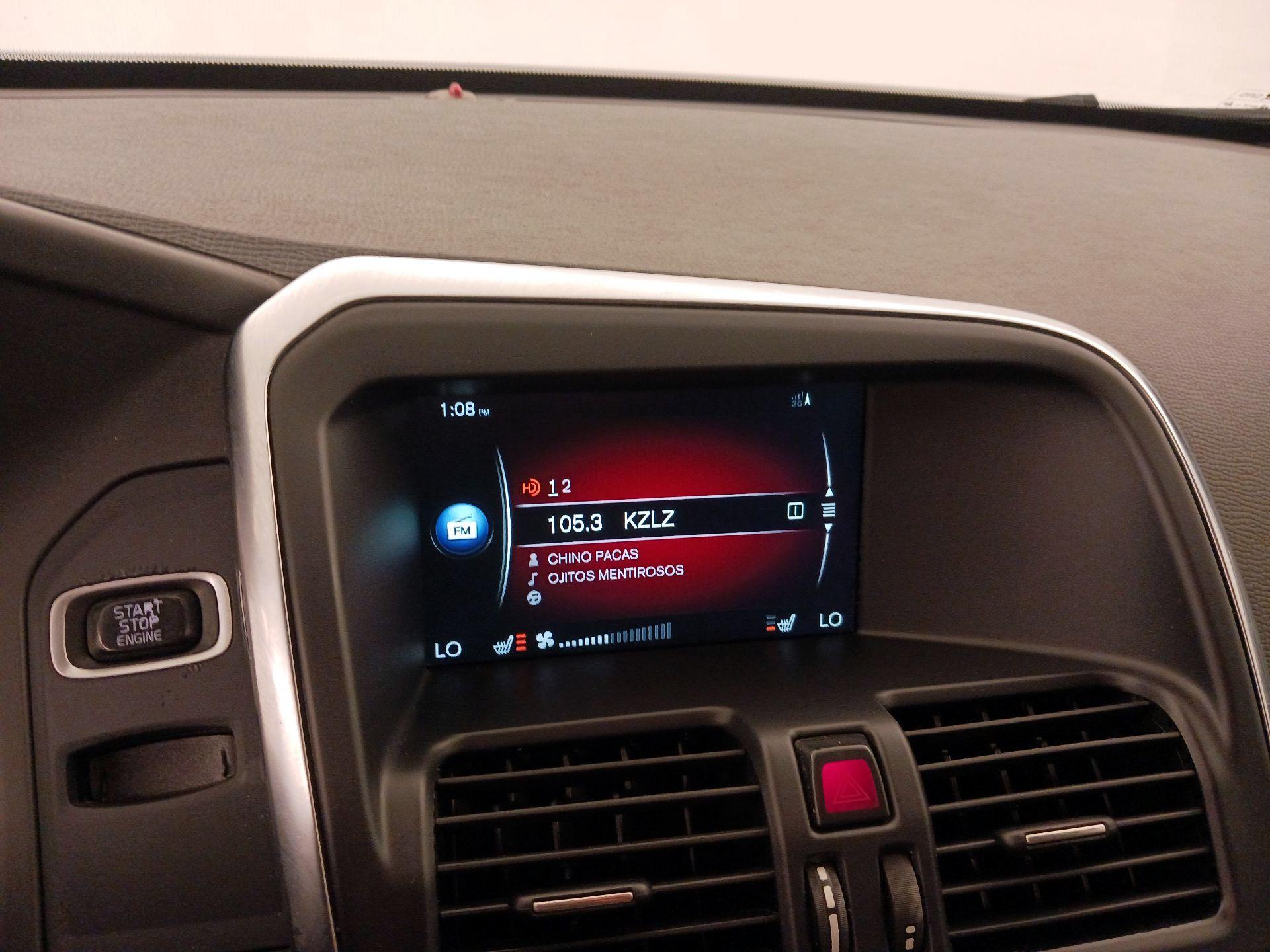 Thumbnail: 2016 Volvo XC60 - 15