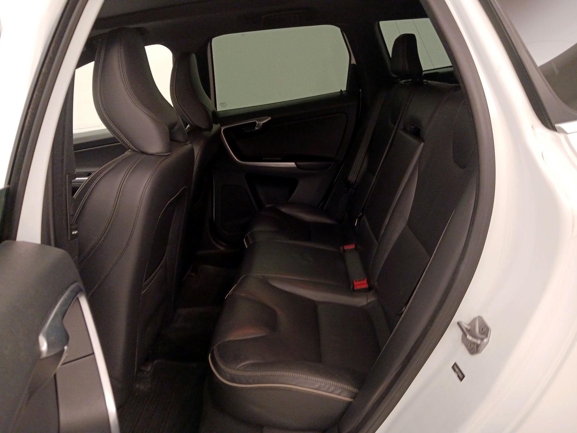 Thumbnail: 2016 Volvo XC60 - 20