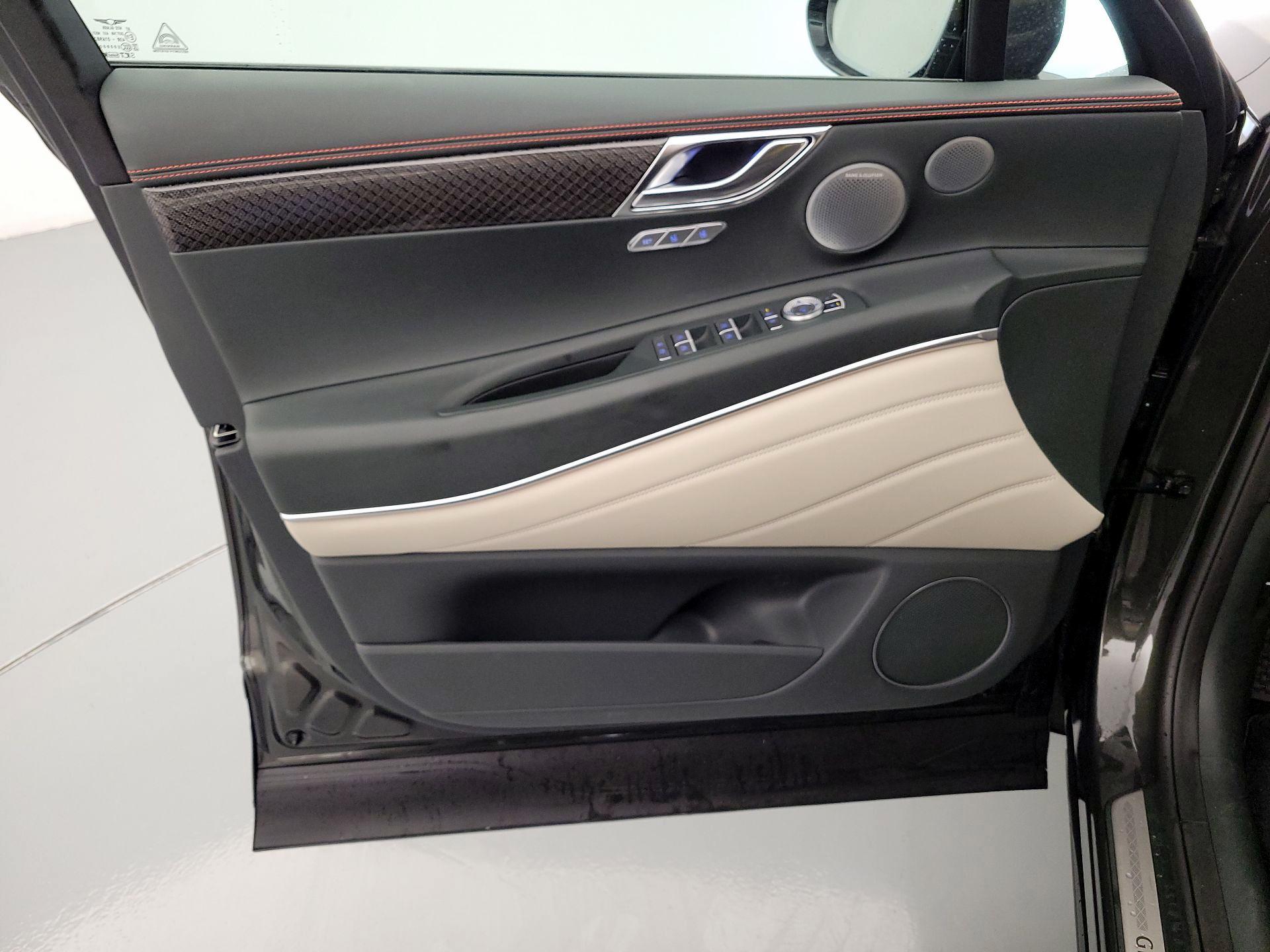 Thumbnail: 2025 Genesis GV80 - 12