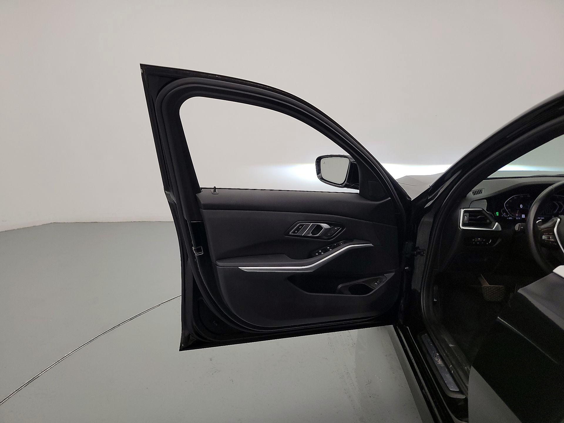 Thumbnail: 2020 BMW 3 Series - 12