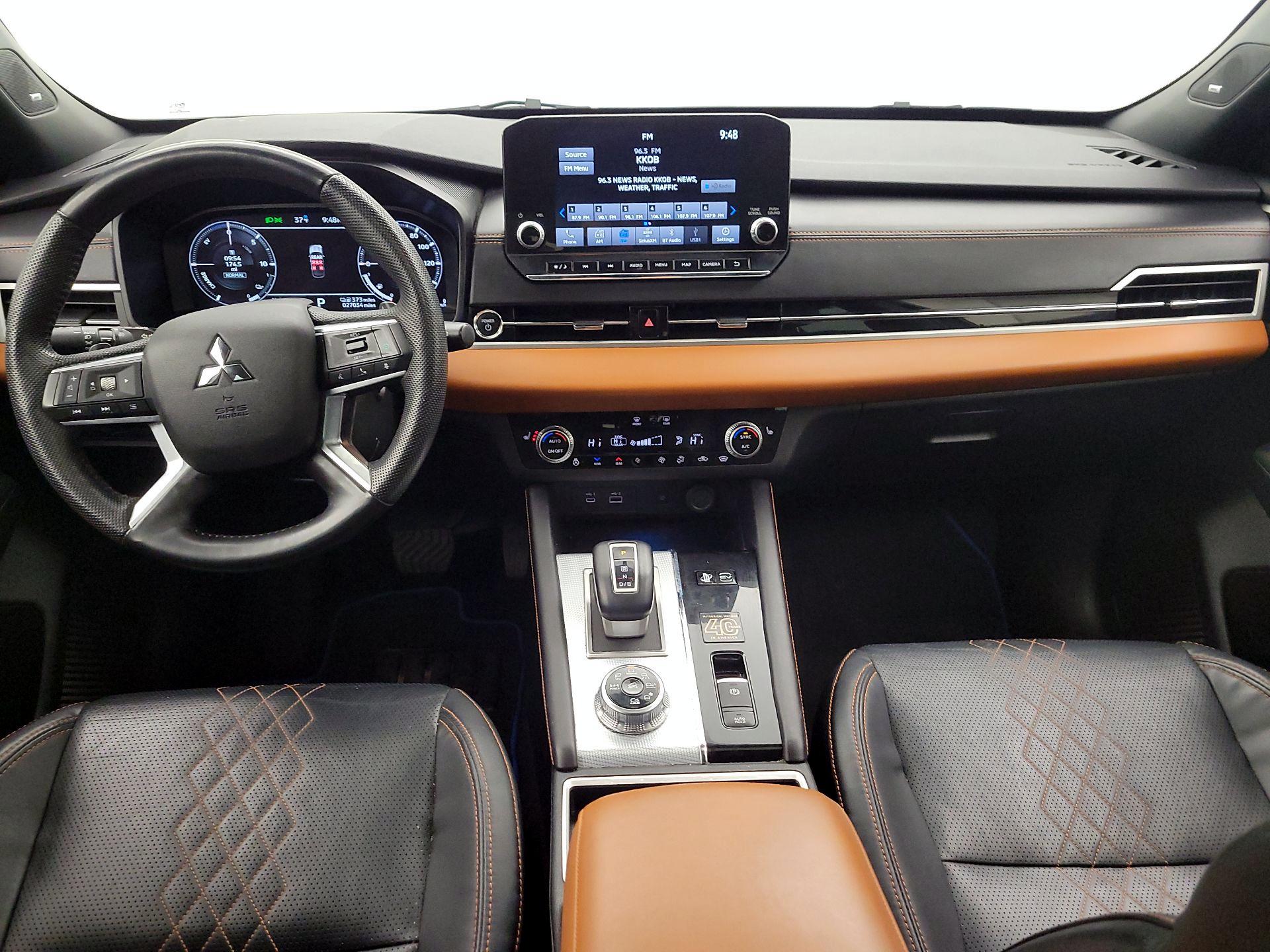 Thumbnail: 2023 Mitsubishi Outlander - 9