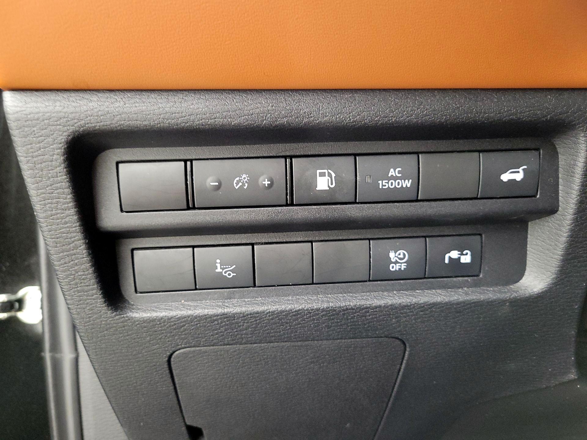 Thumbnail: 2023 Mitsubishi Outlander - 13