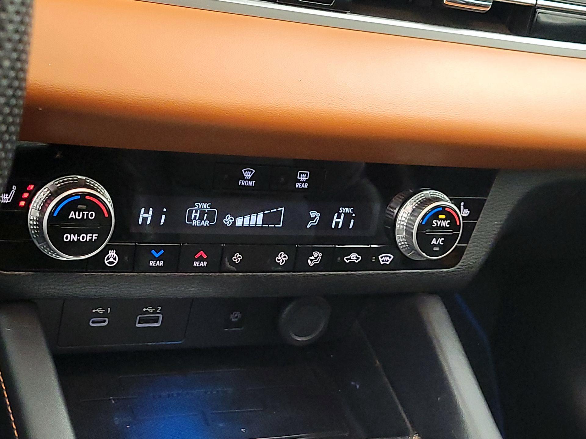 Thumbnail: 2023 Mitsubishi Outlander - 16