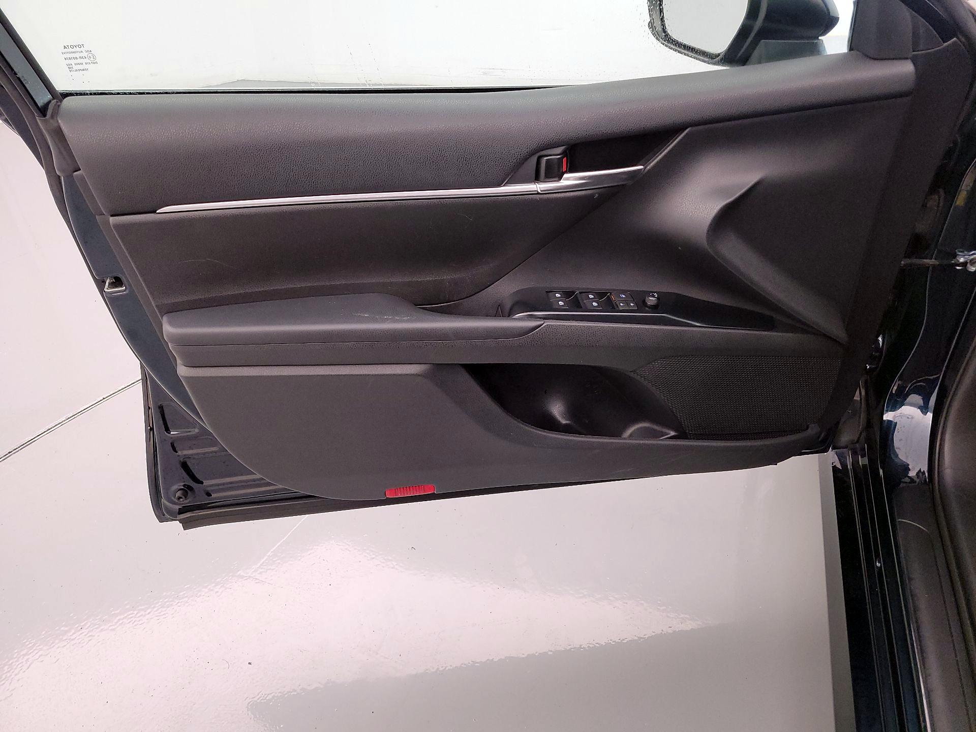 Thumbnail: 2020 Toyota Camry - 12