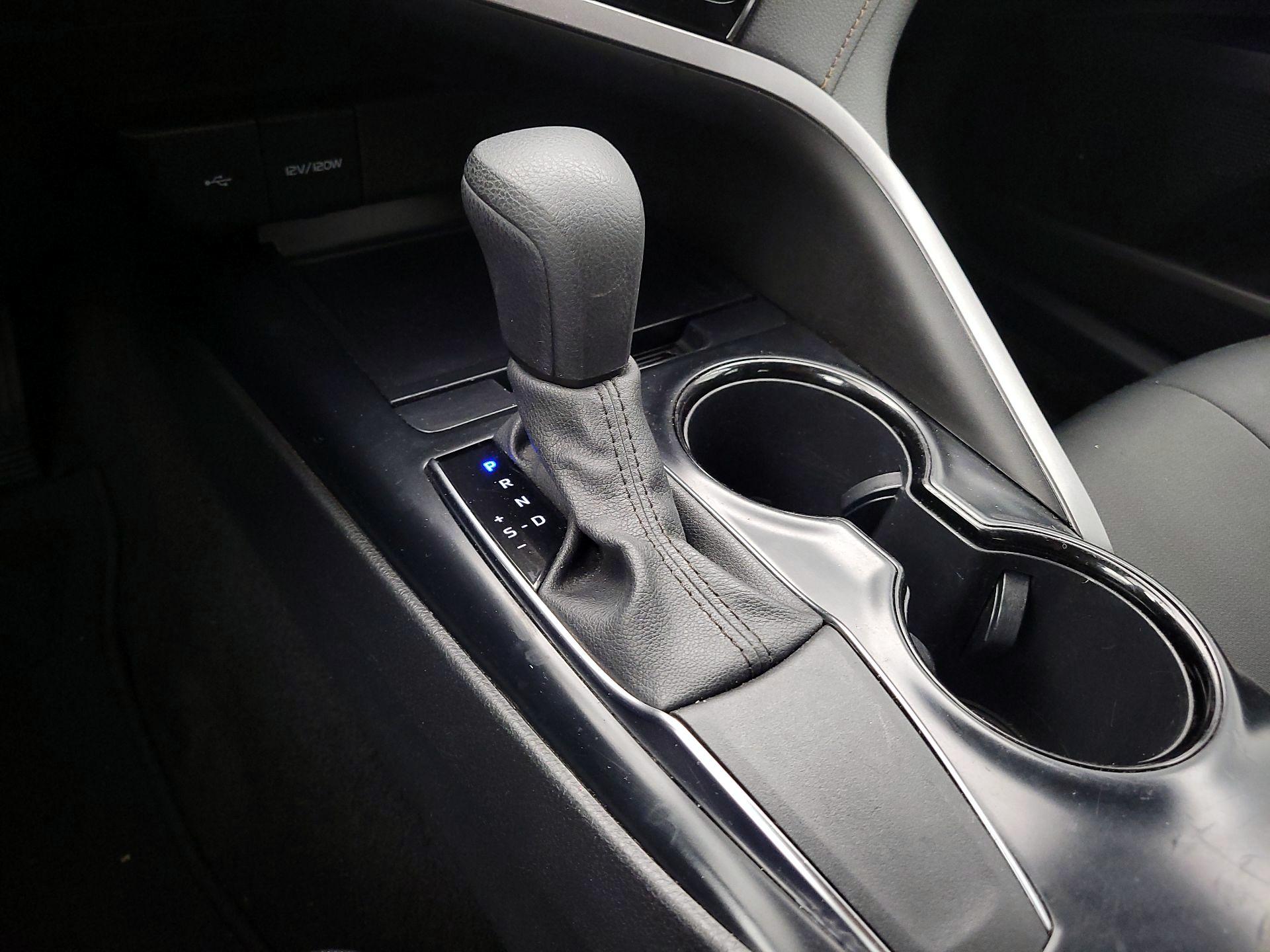 Thumbnail: 2020 Toyota Camry - 17