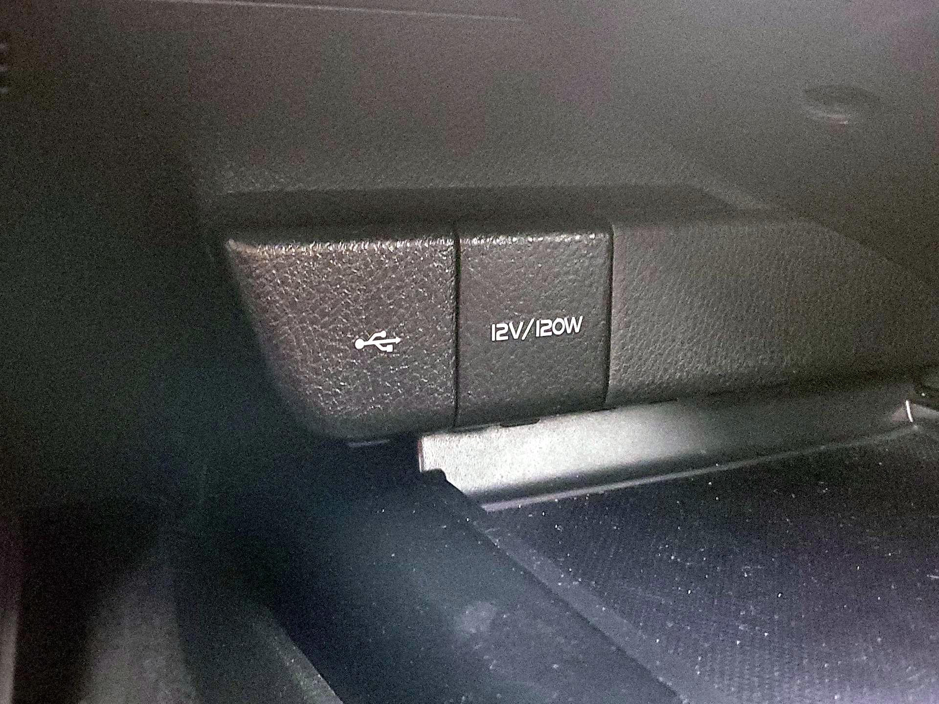 Thumbnail: 2020 Toyota Camry - 18